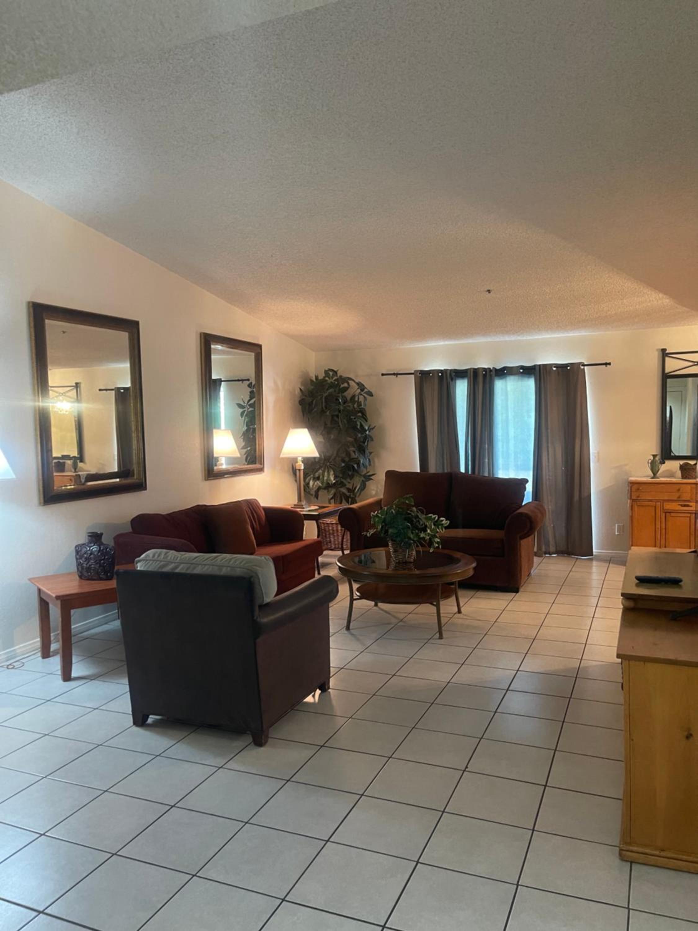 Apartment photo 2