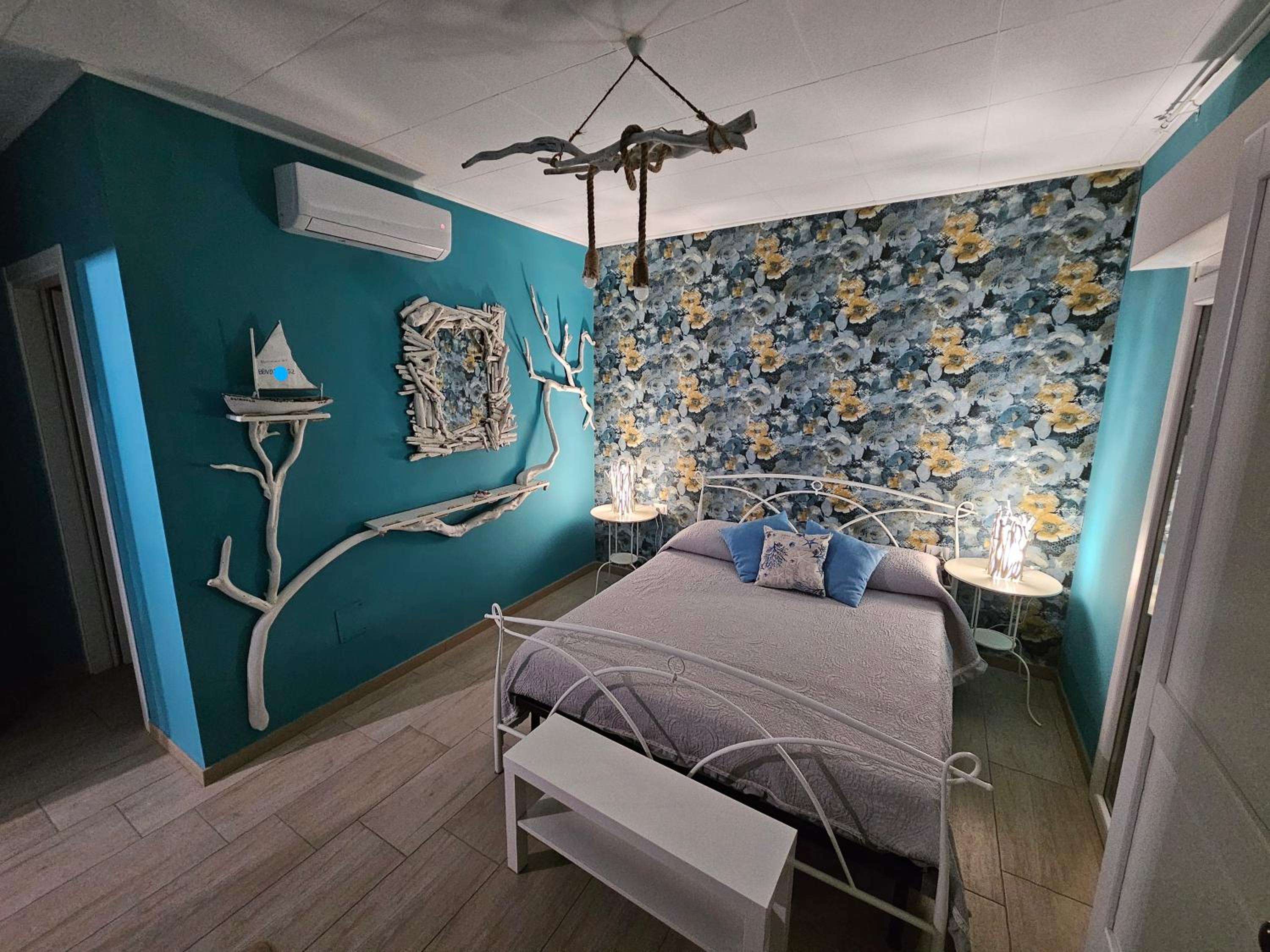 Deluxe Room (2 Adults + 1 Child)