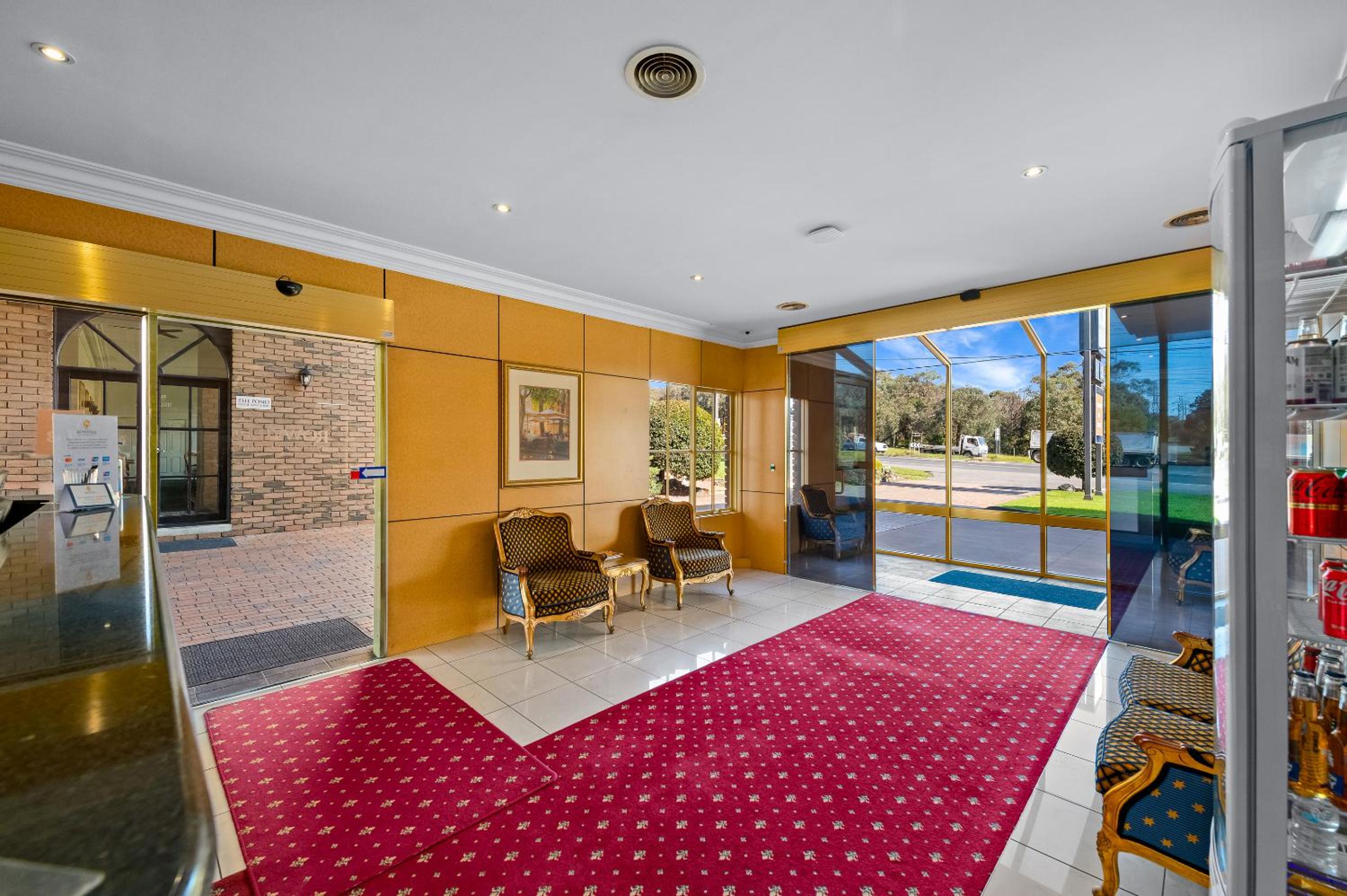 Standard Suite - Photo 6