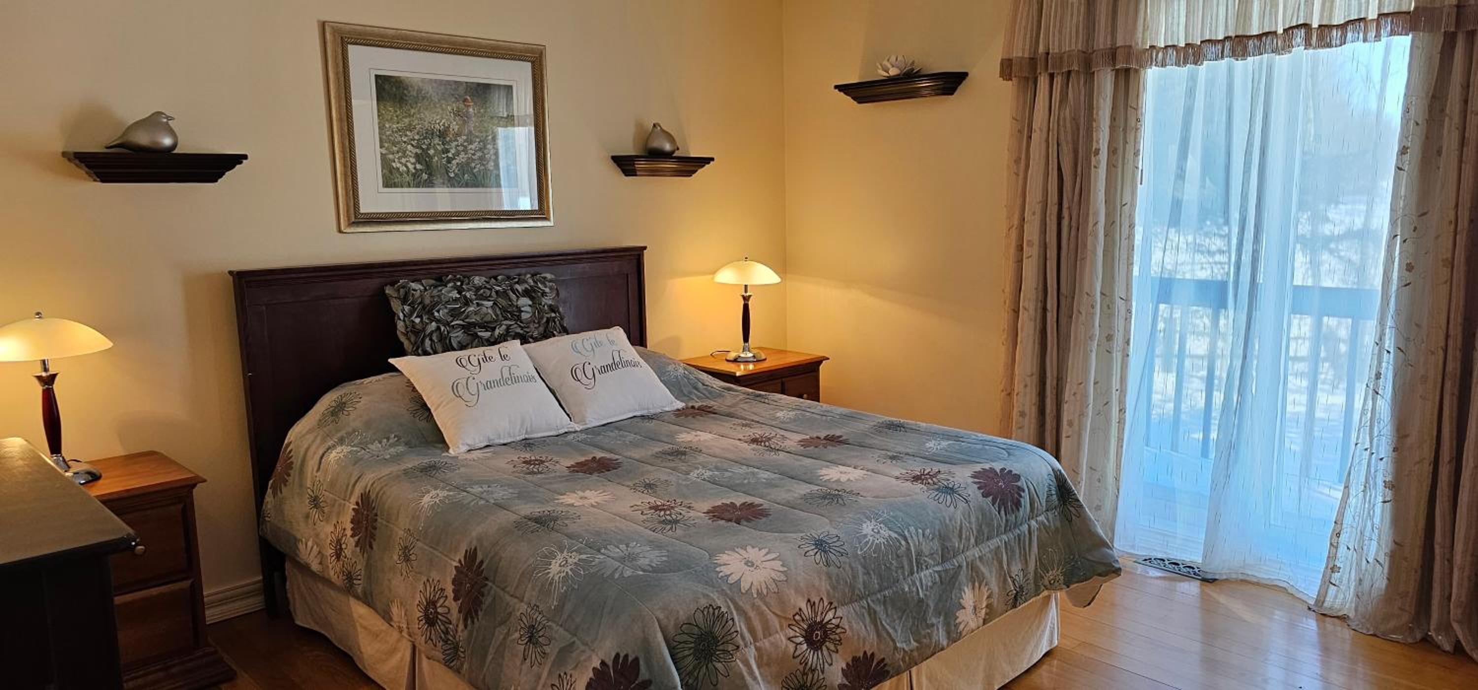 Queen Room photo 1
