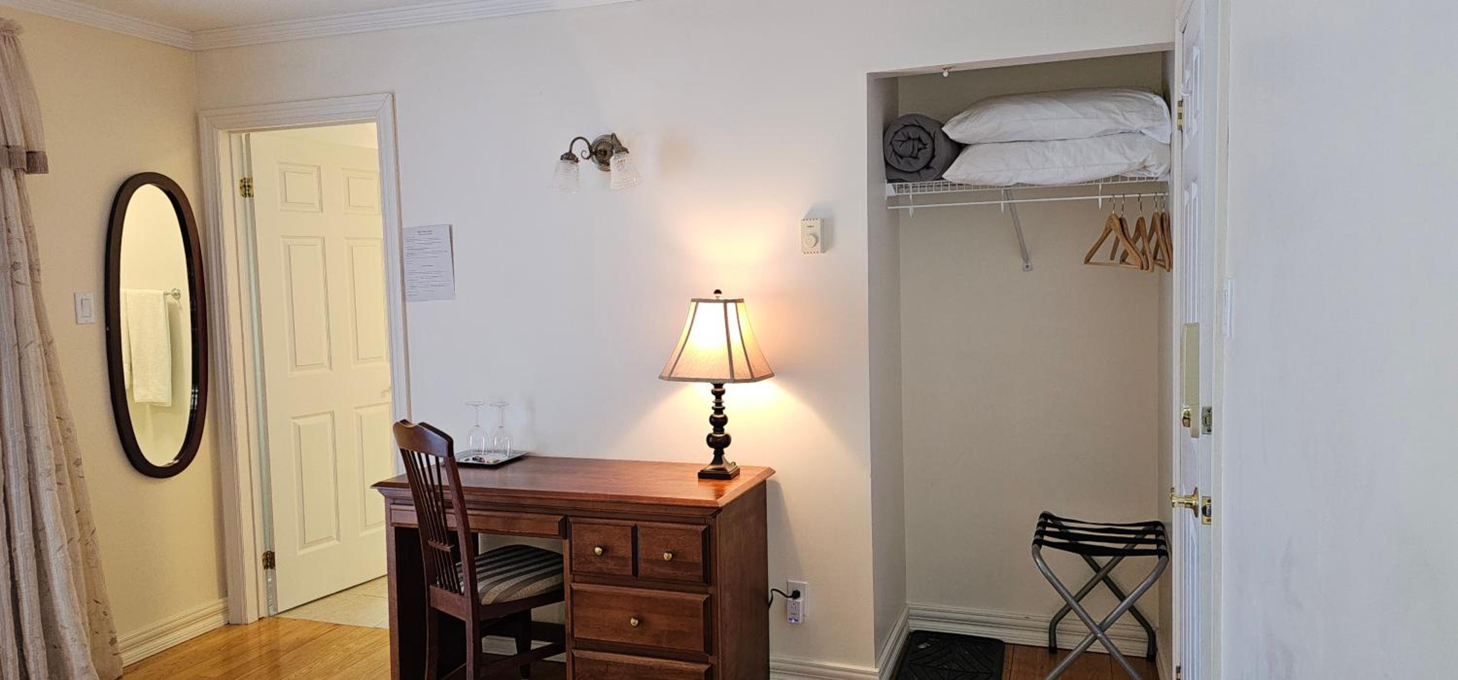 Queen Room photo 3