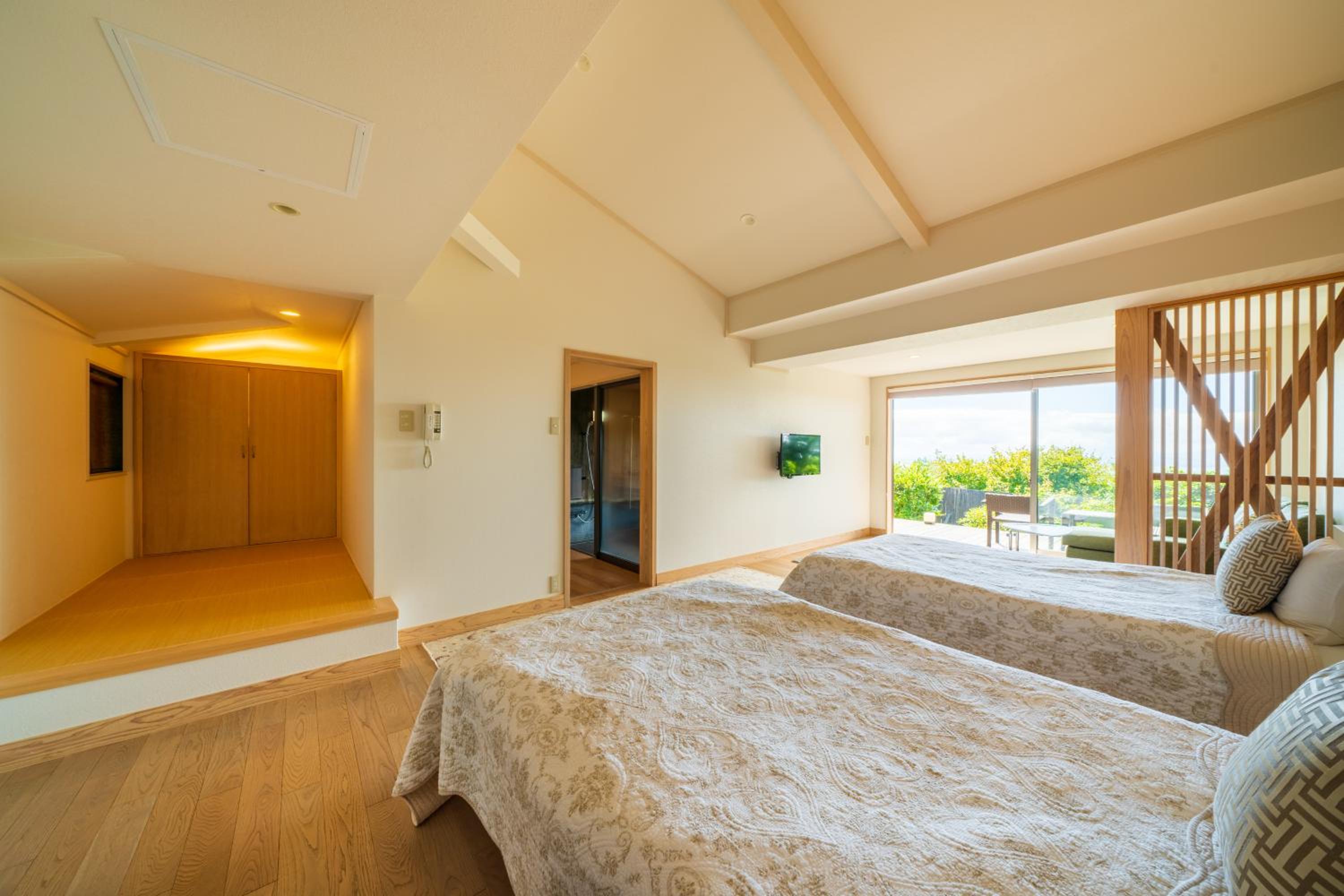 Twin Room with Private Bathroom - Photo 1