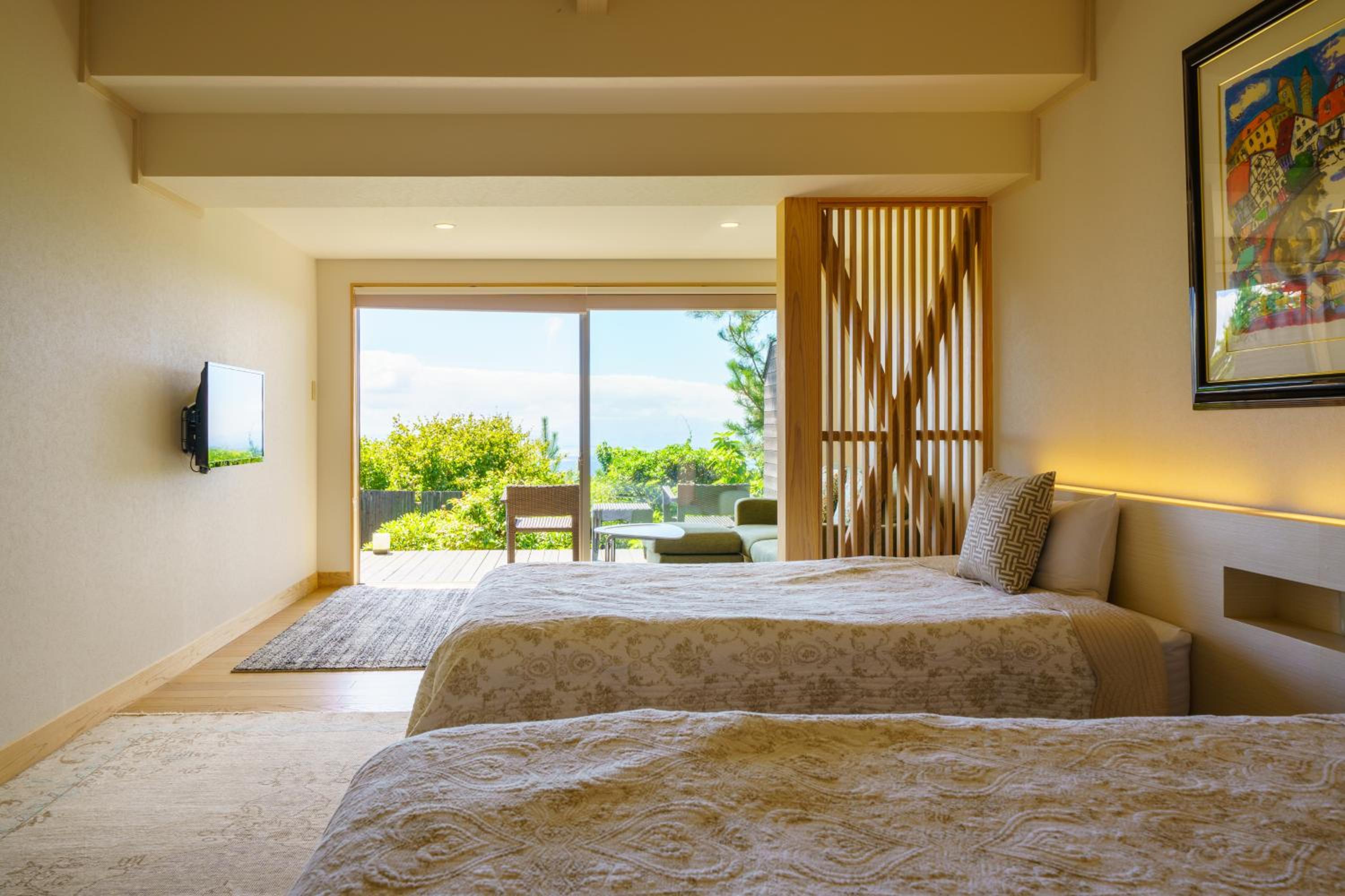 Twin Room with Private Bathroom - Photo 3