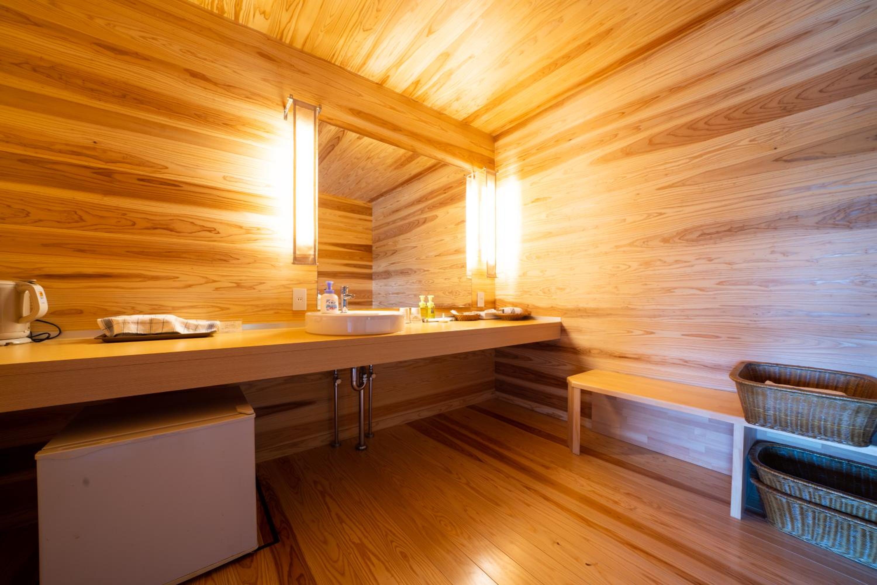 Quadruple Room with Private Bathroom photo 2