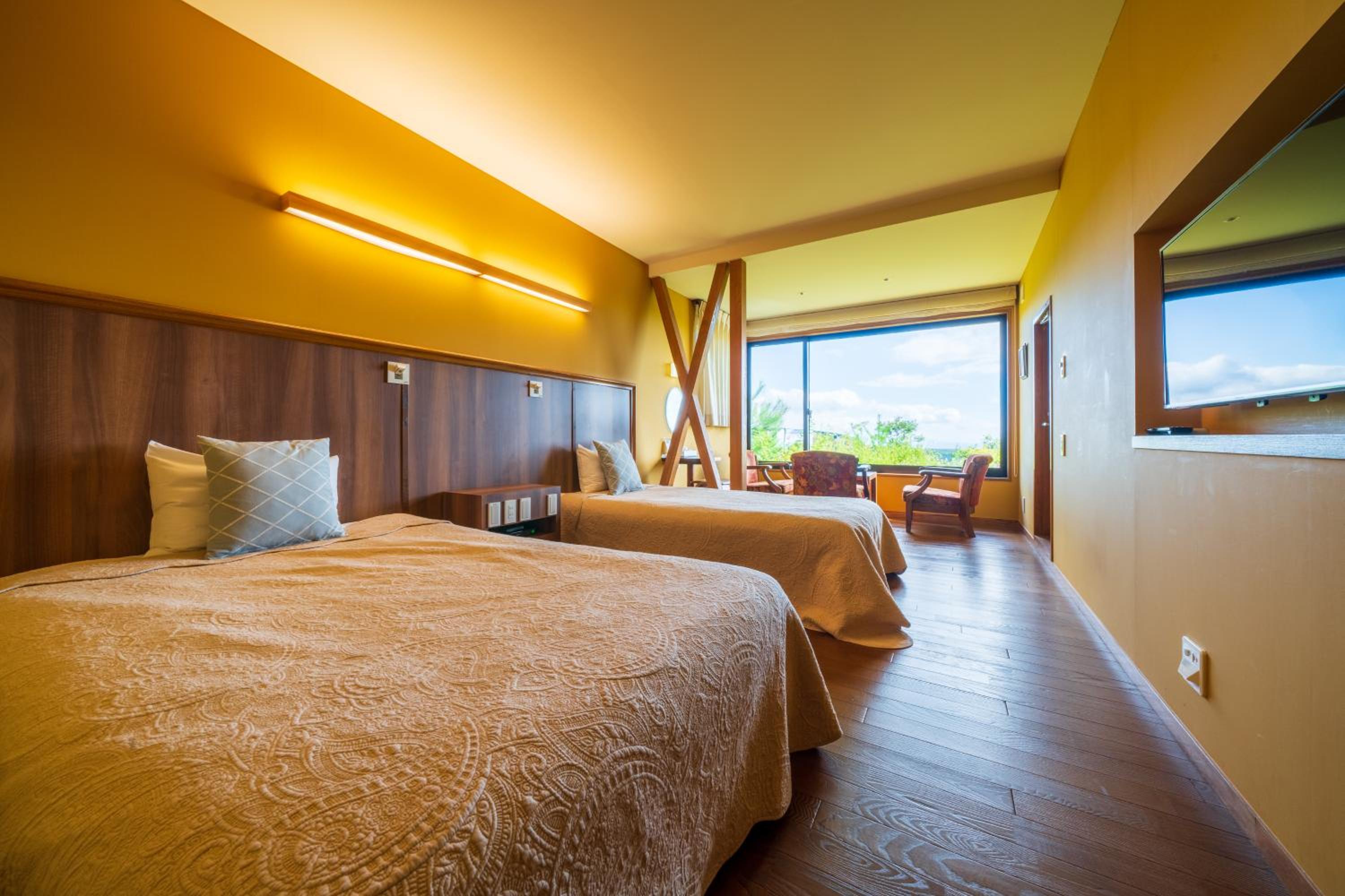 Quadruple Room with Private Bathroom photo 1