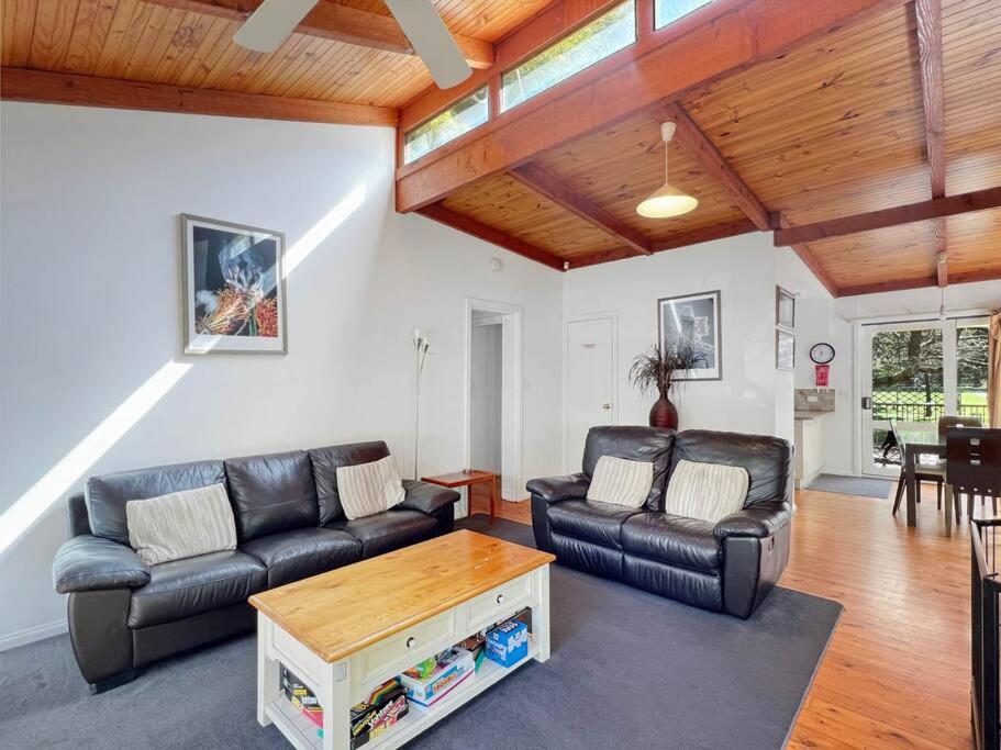 Two-Bedroom House photo 3