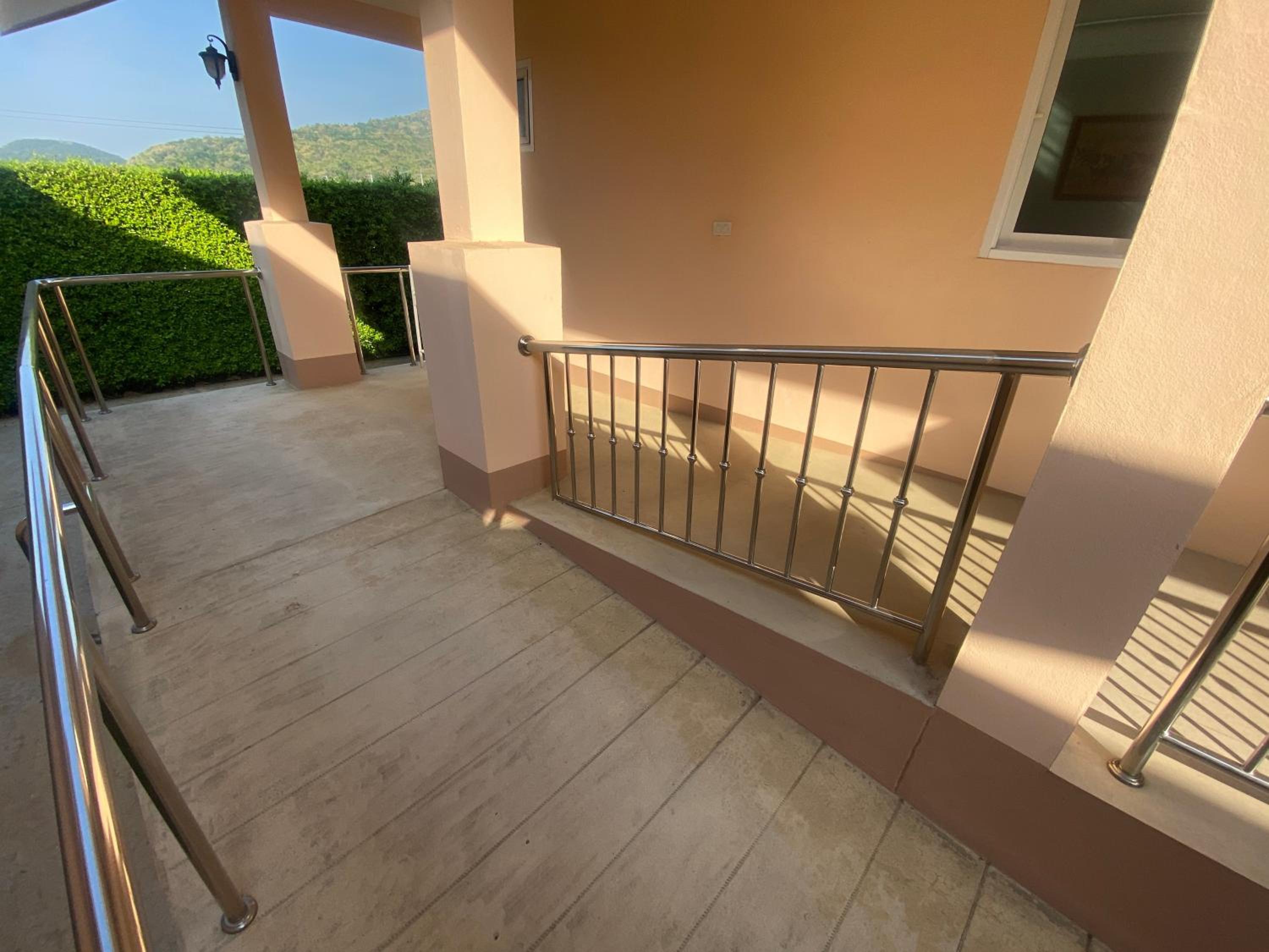 One-Bedroom House - Photo 9