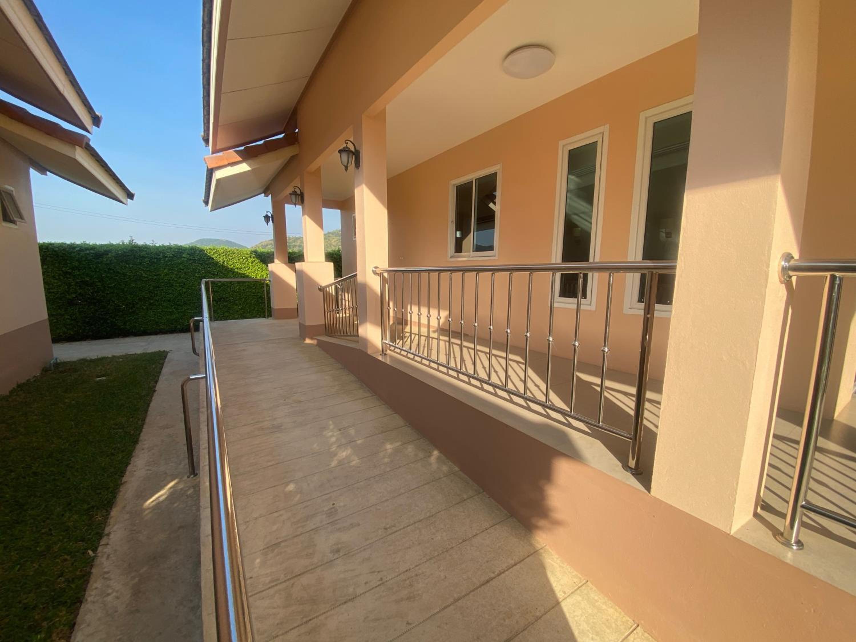 One-Bedroom House - Photo 8