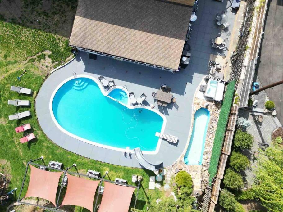Villa photo 2