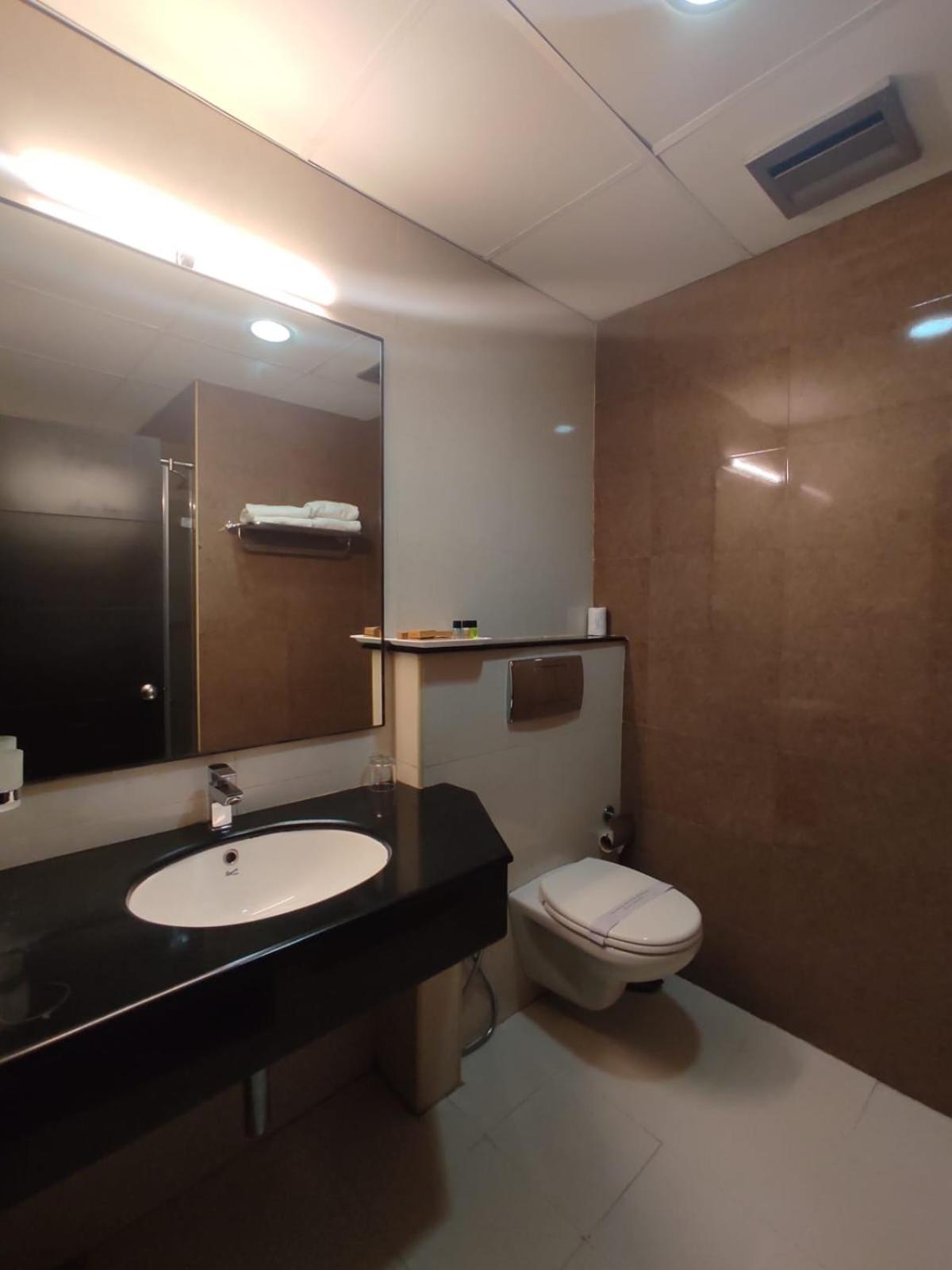 Deluxe Twin Room photo 3