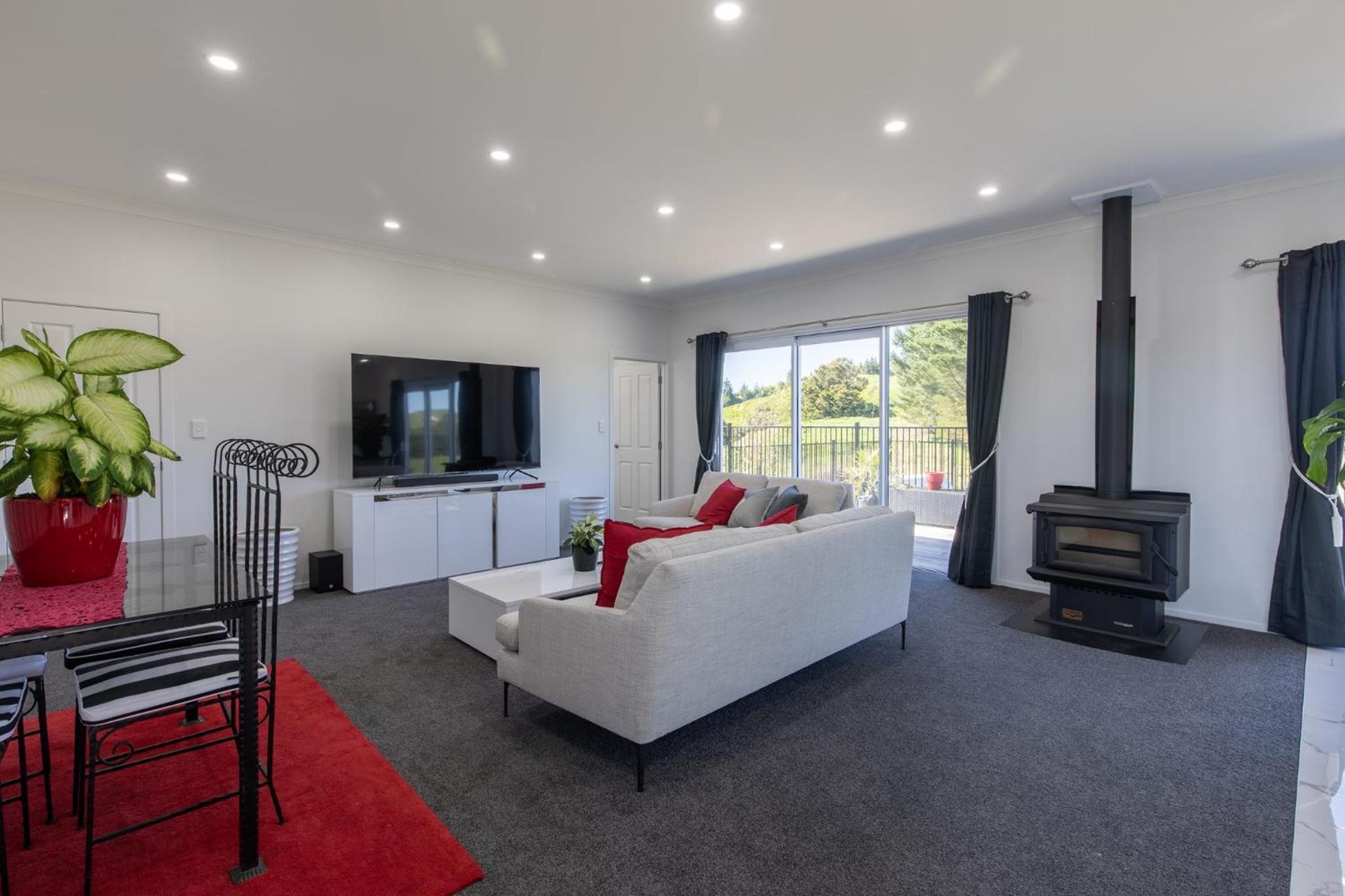 Three-Bedroom House photo 2