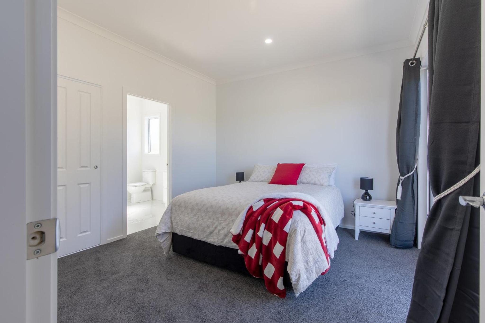 Three-Bedroom House photo 1