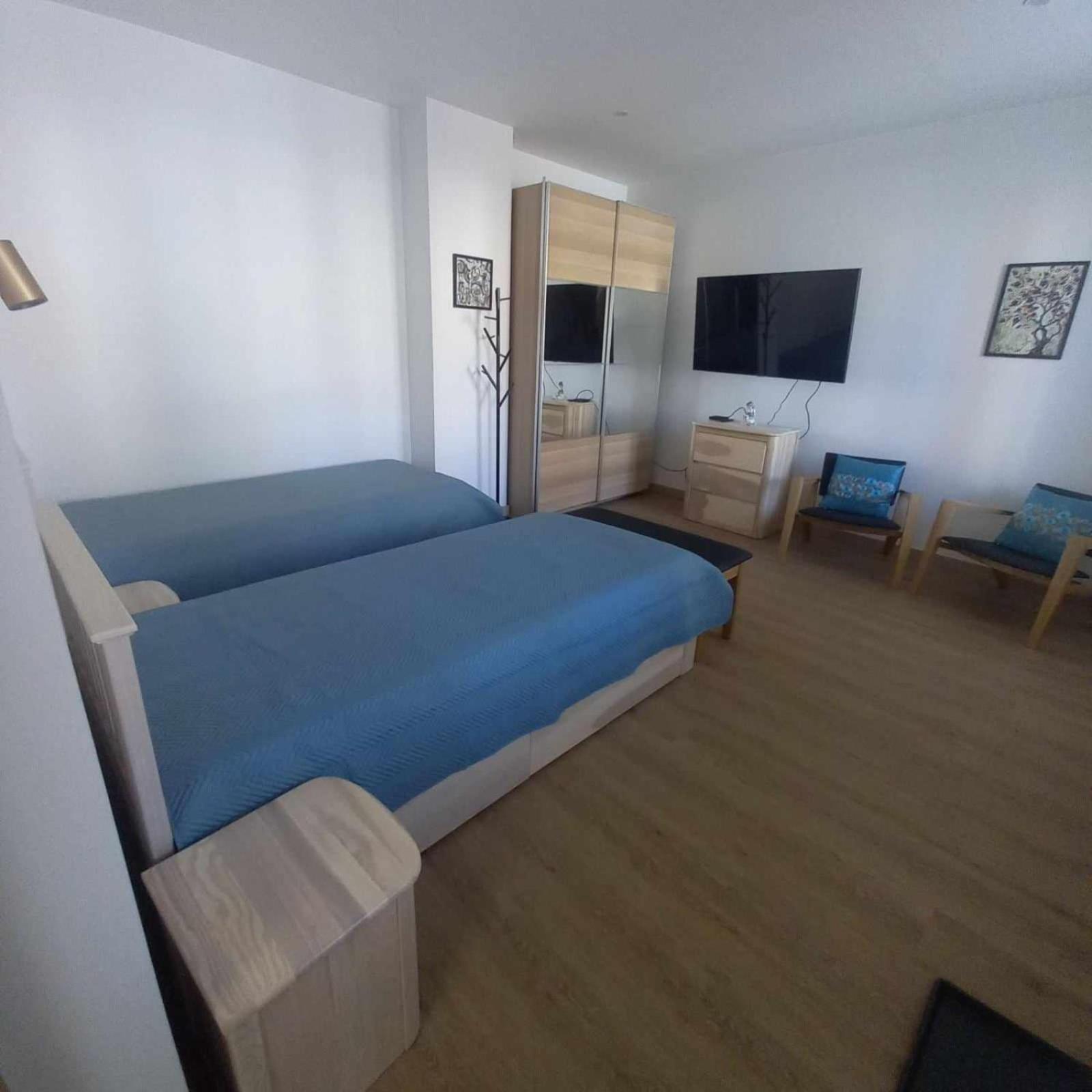 Twin Room with Private Bathroom photo 3