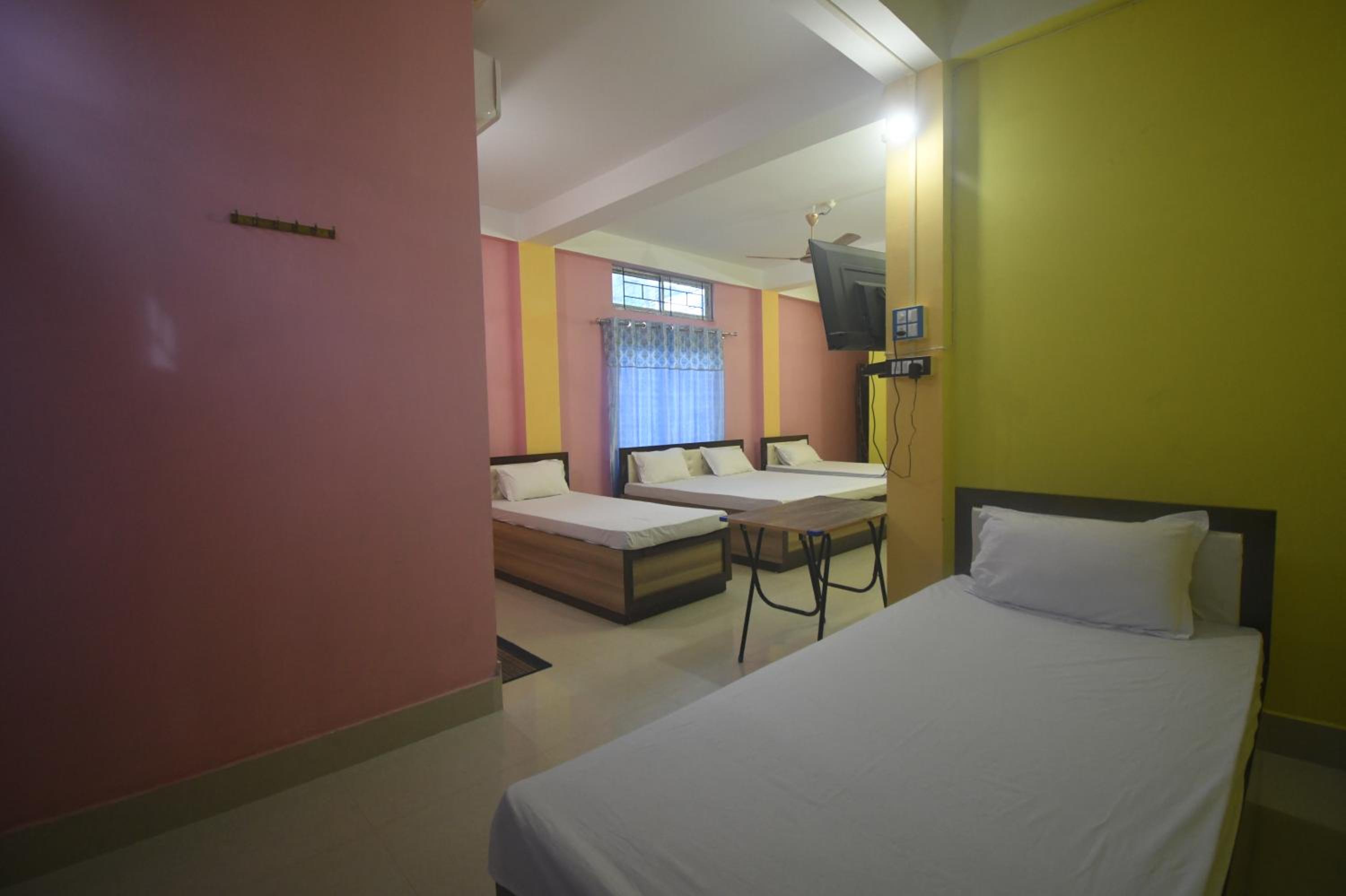 4-Bed Mixed Dormitory Room photo 2
