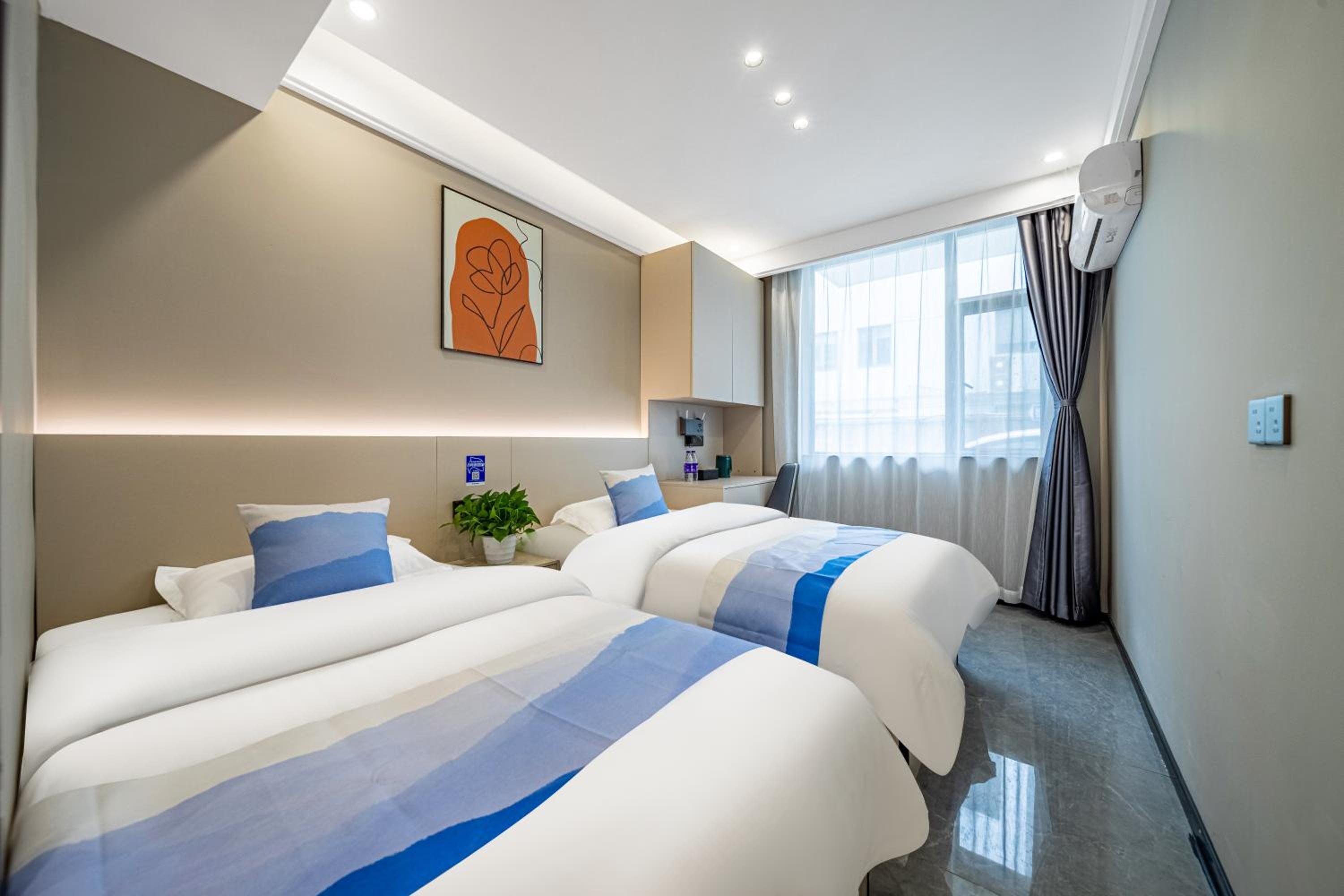 Twin Room with Private Bathroom