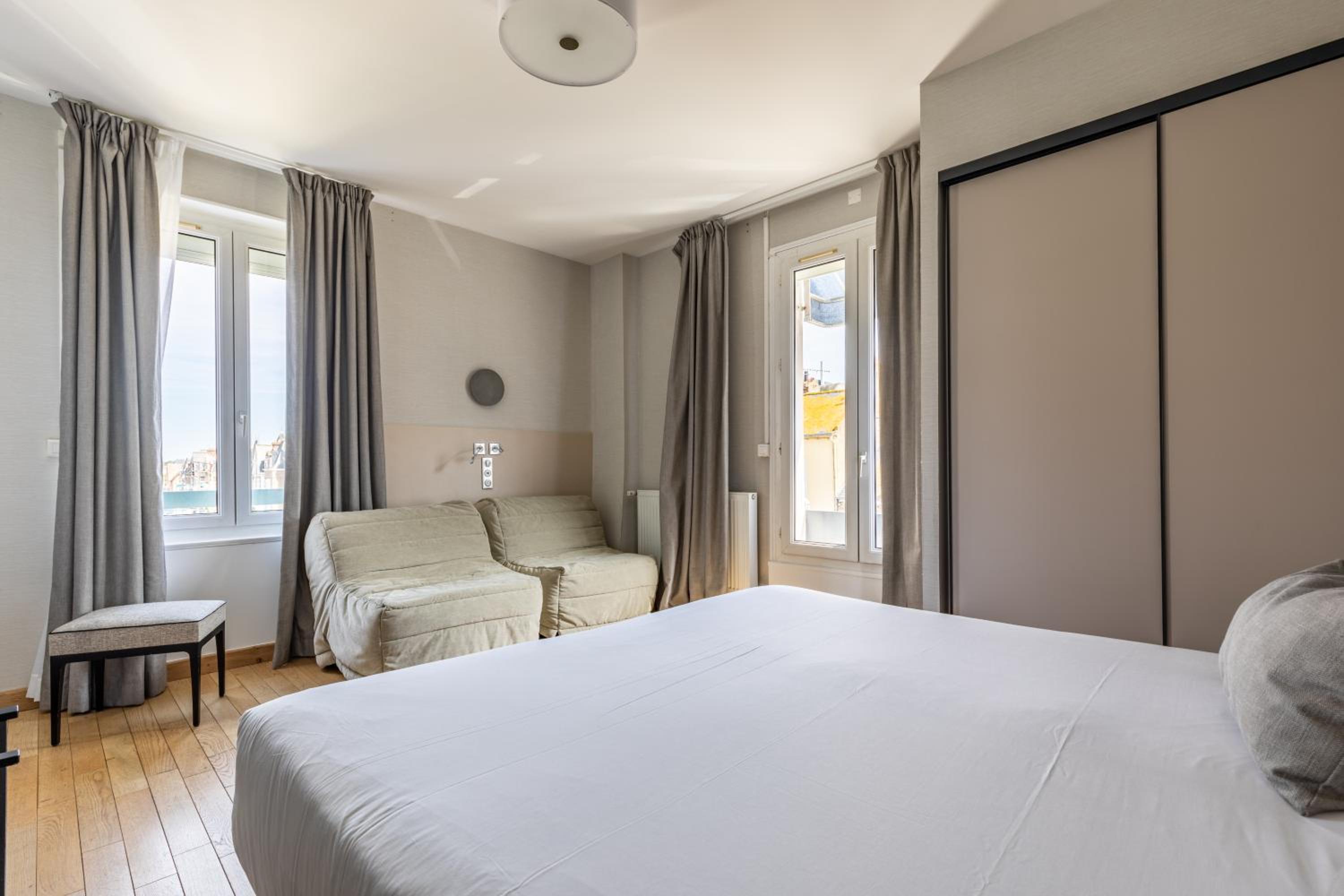 Standard Room (5 people) photo 2