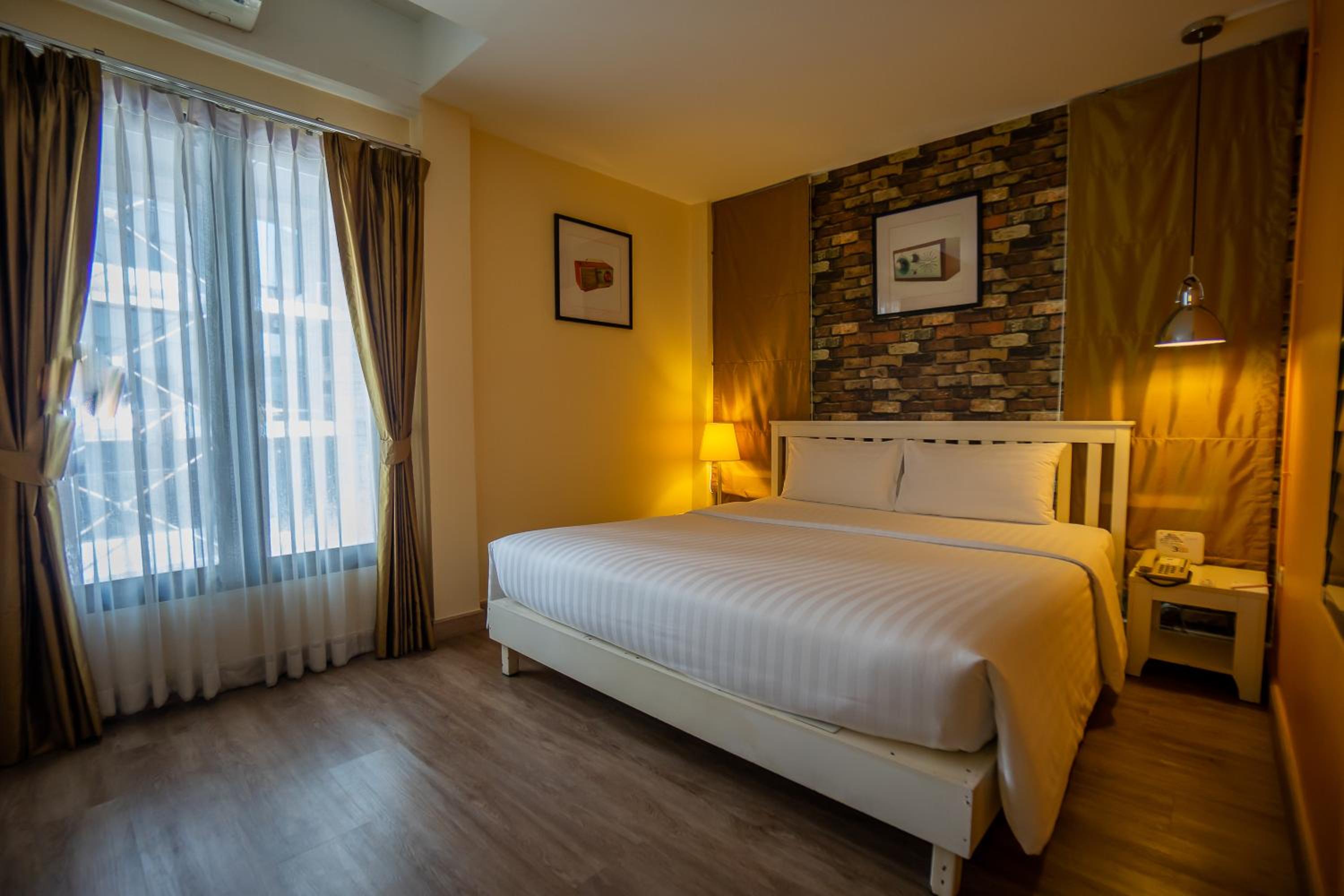 Standard Double Room - Photo 7