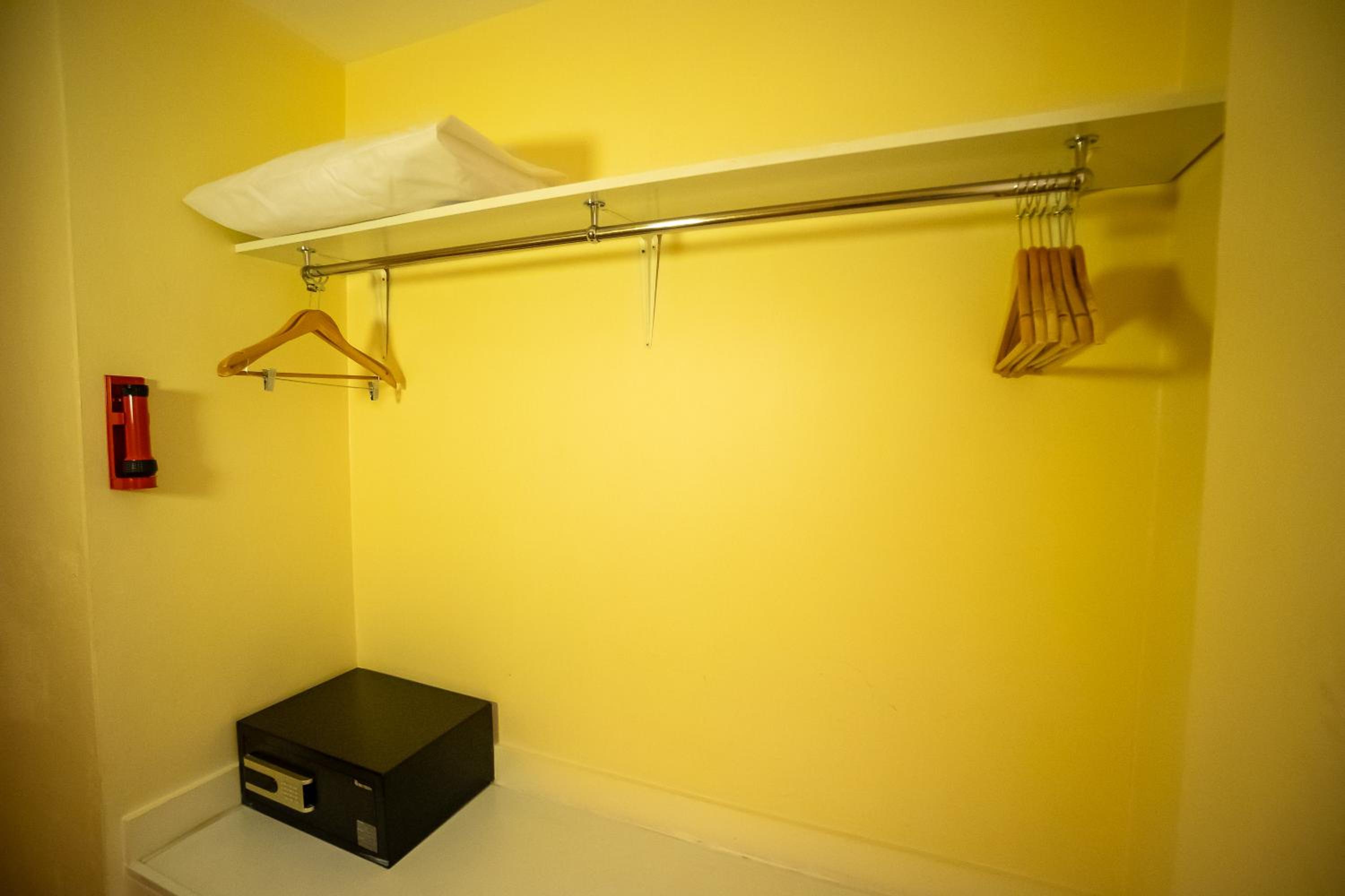 Standard Double Room - Photo 4