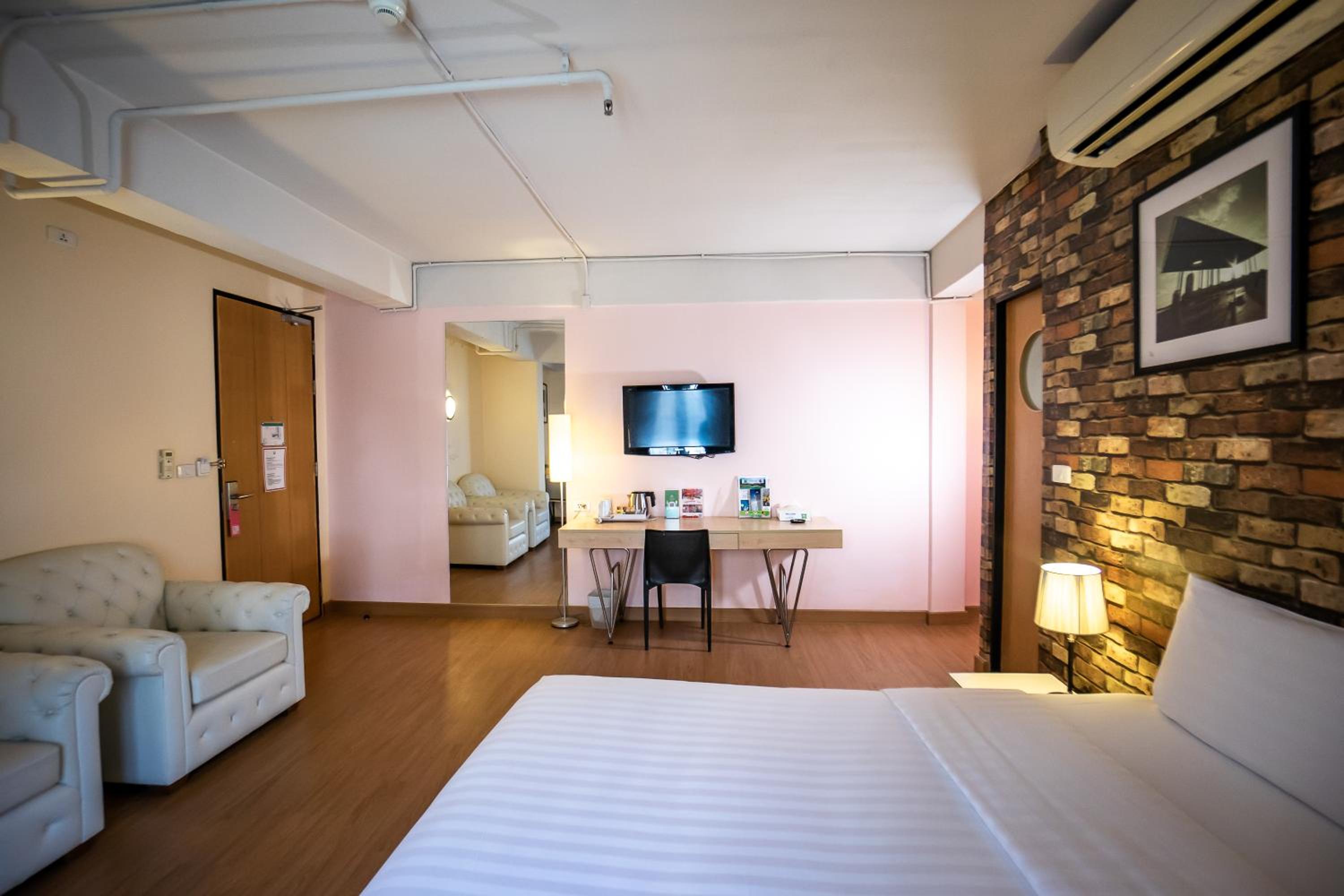 Superior Double Room - Photo 9