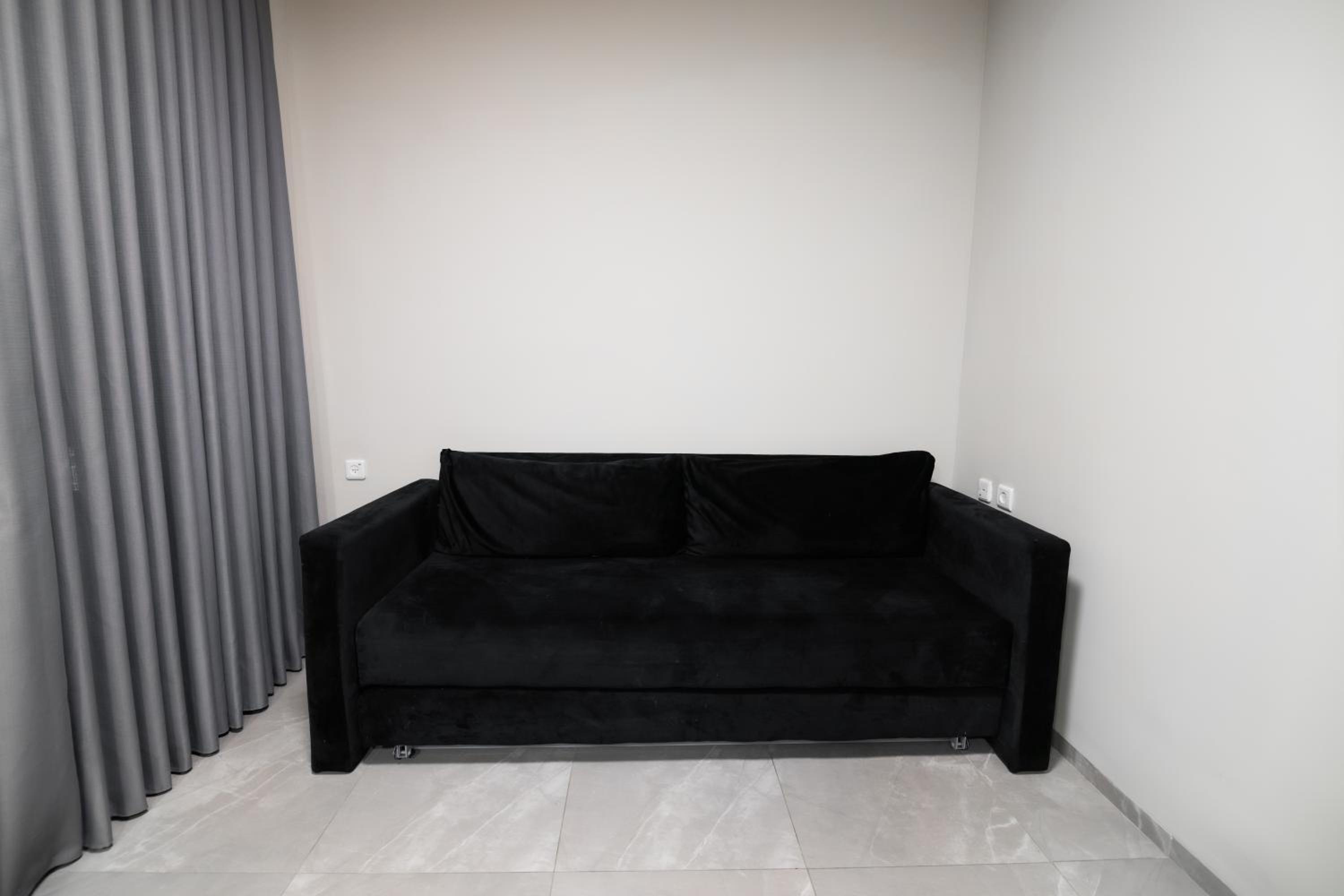 One-Bedroom Suite - Photo 6