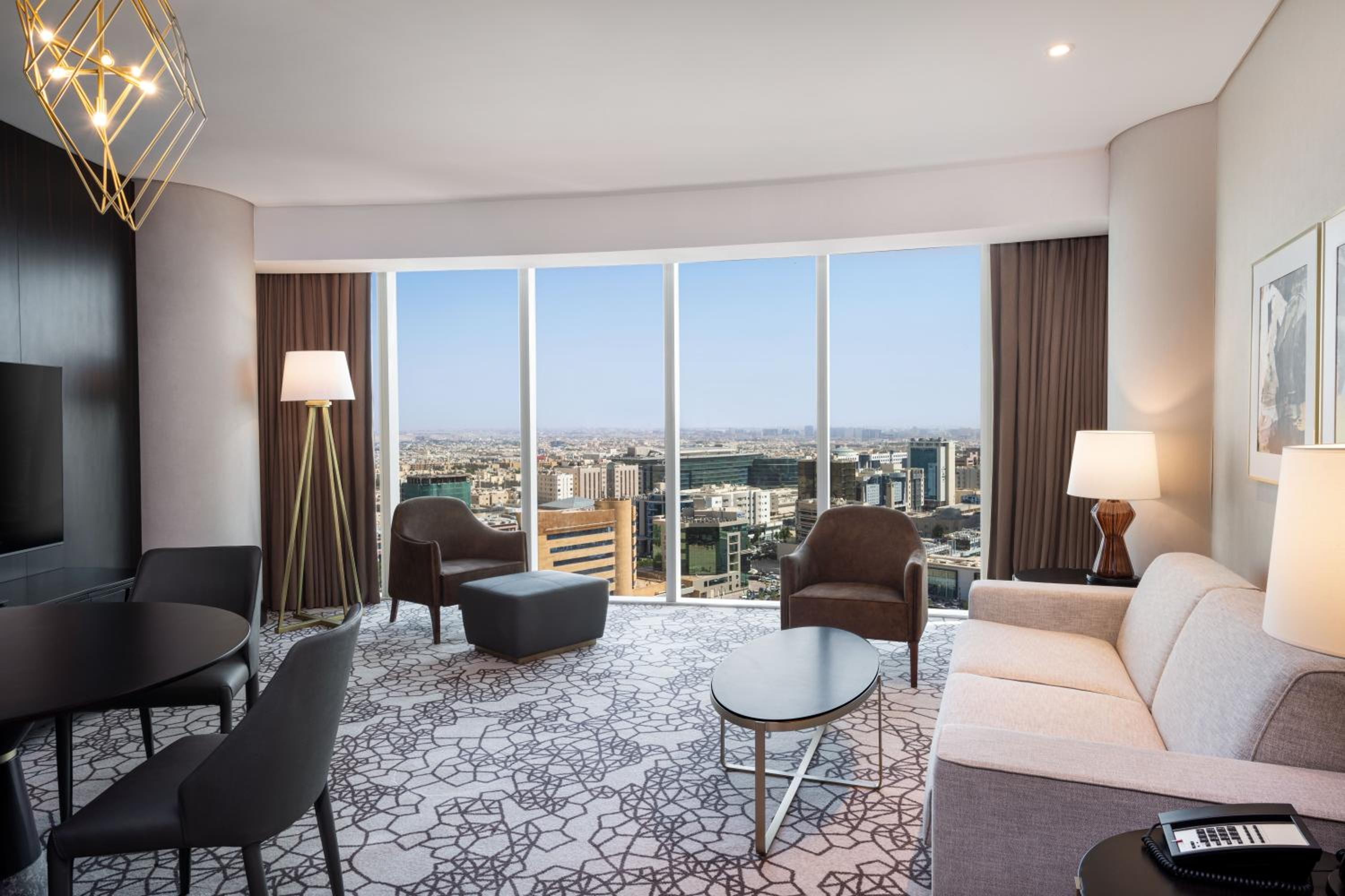One-Bedroom King Suite - Photo 4