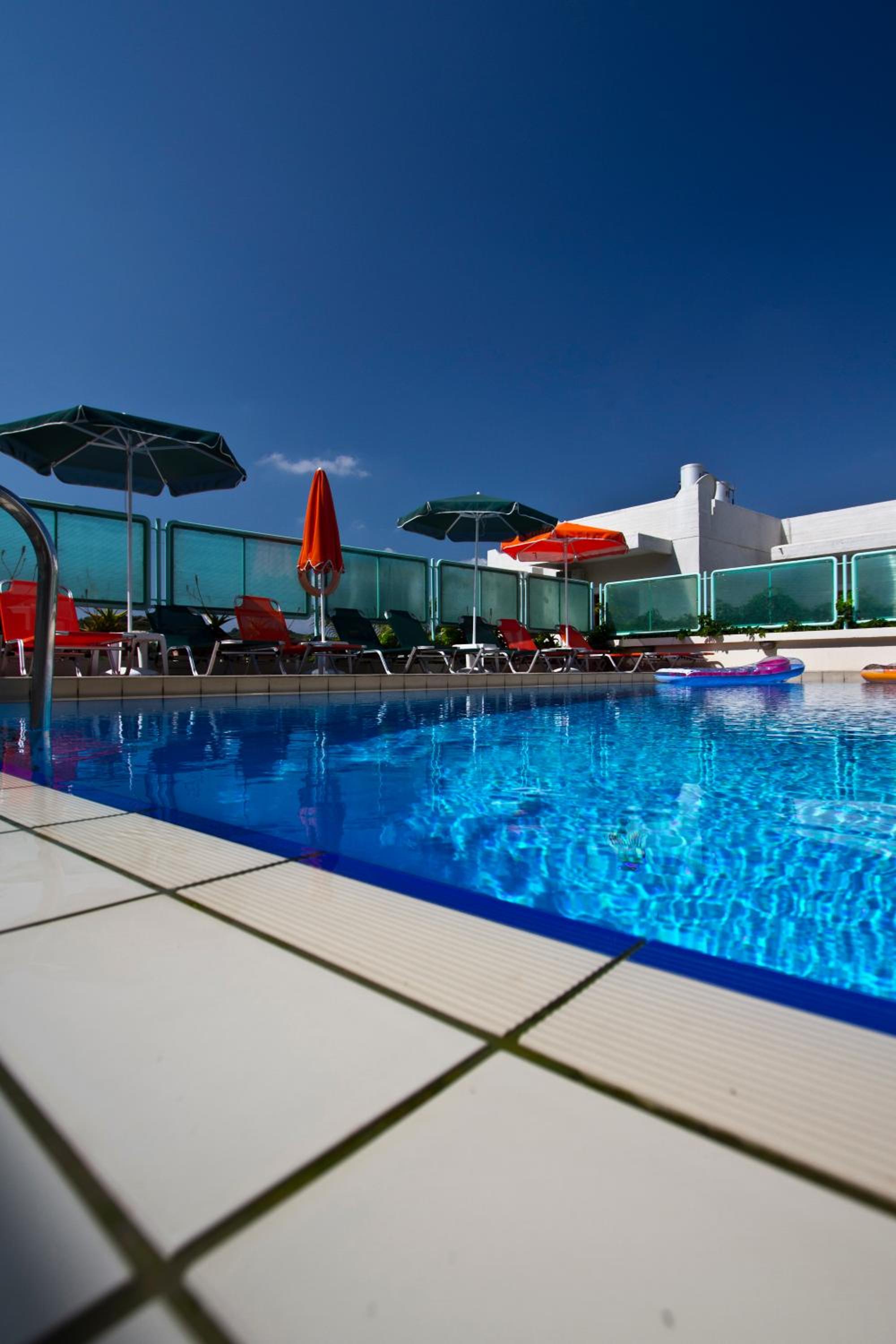 Special Offer - One-Bedroom Apartment - Photo 8