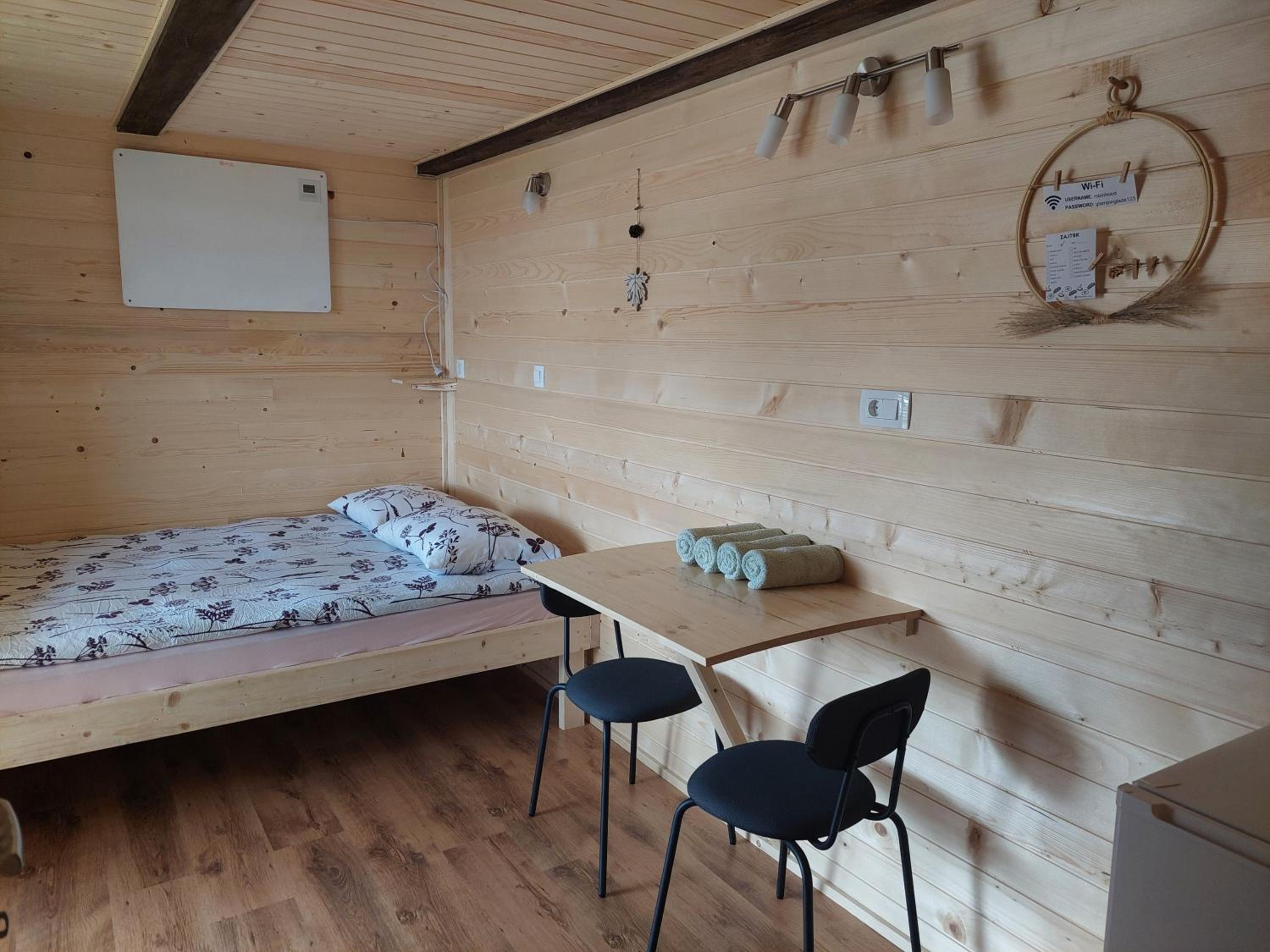 Standard Double Room with Shared Bathroom photo 3