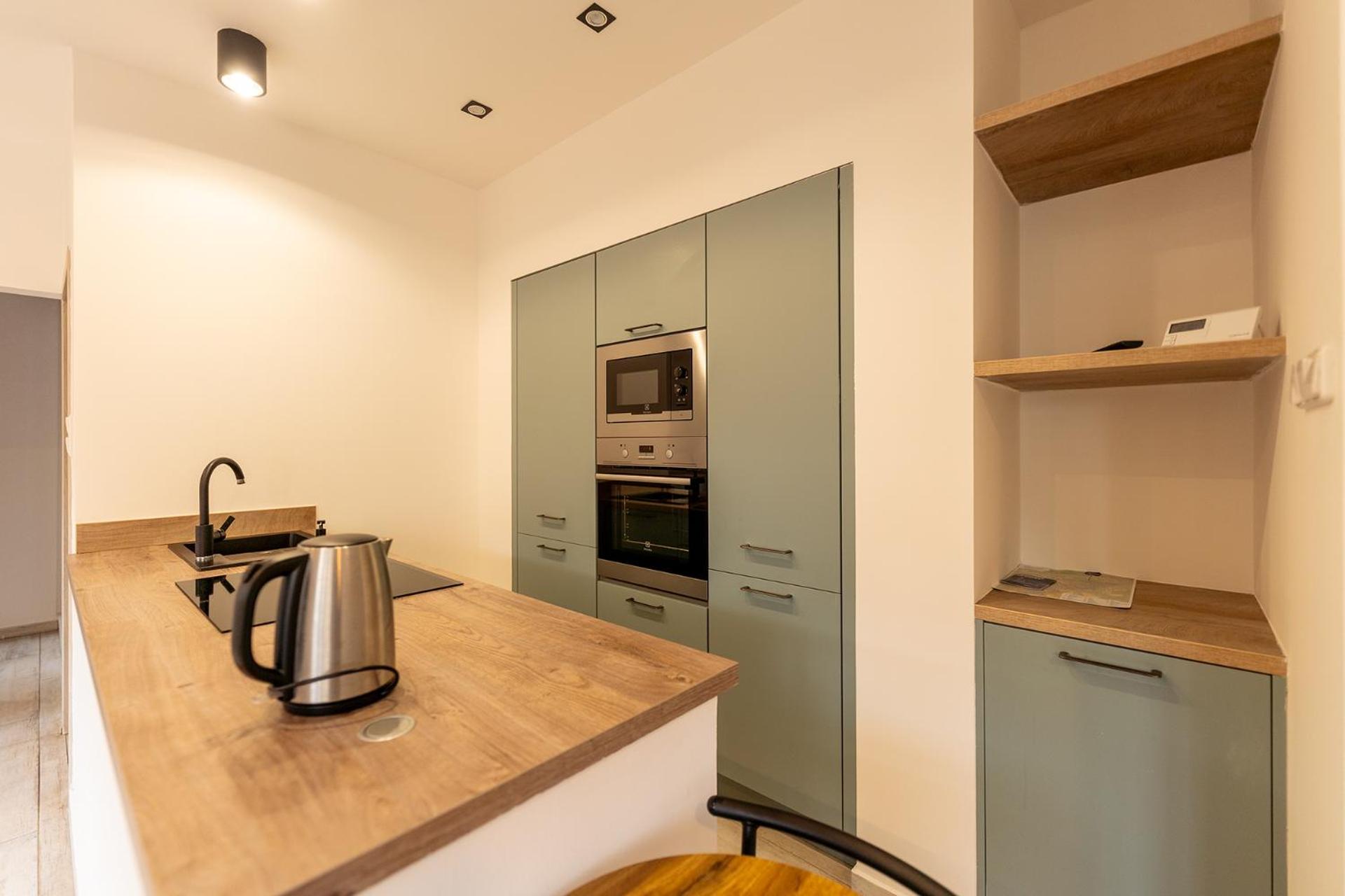 One-Bedroom Apartment - Photo 3
