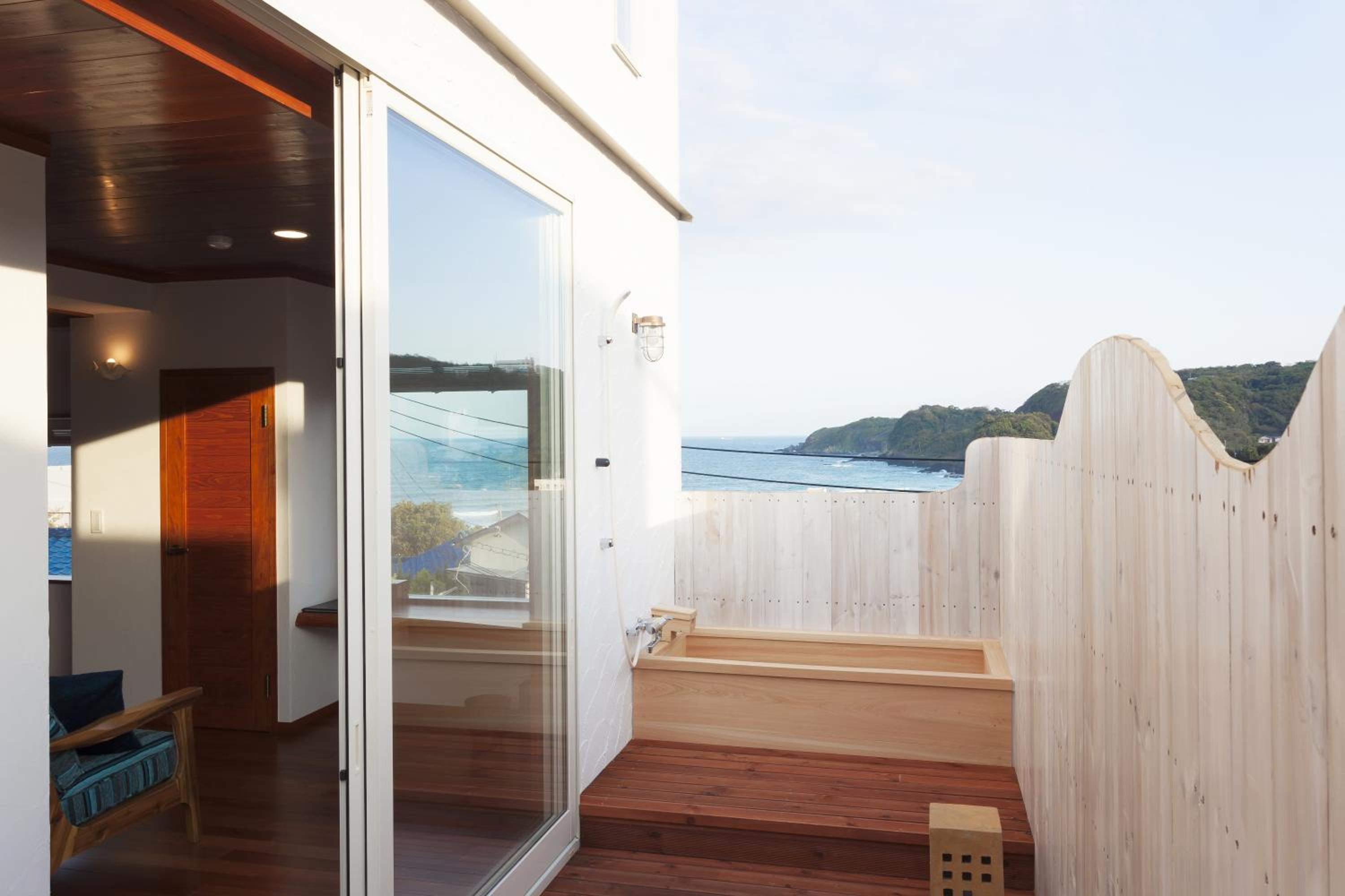 Twin Room with Private Bathroom photo 2