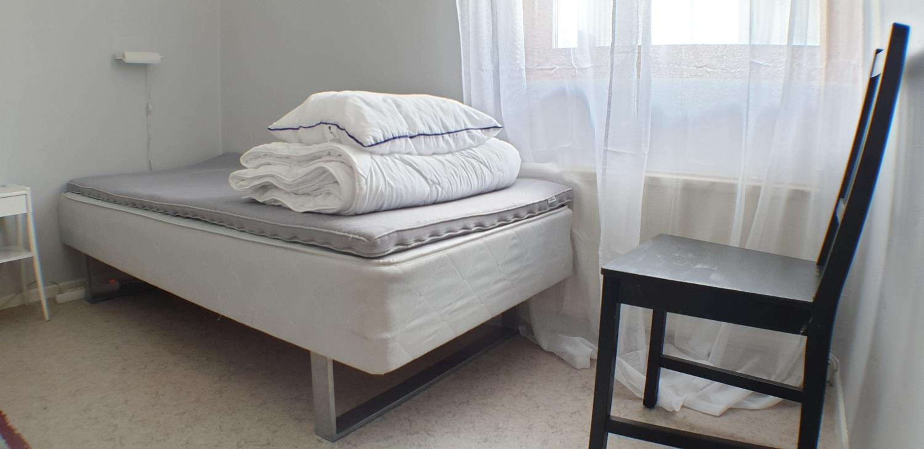 Single Room with Shared Shower and Toilet photo 1