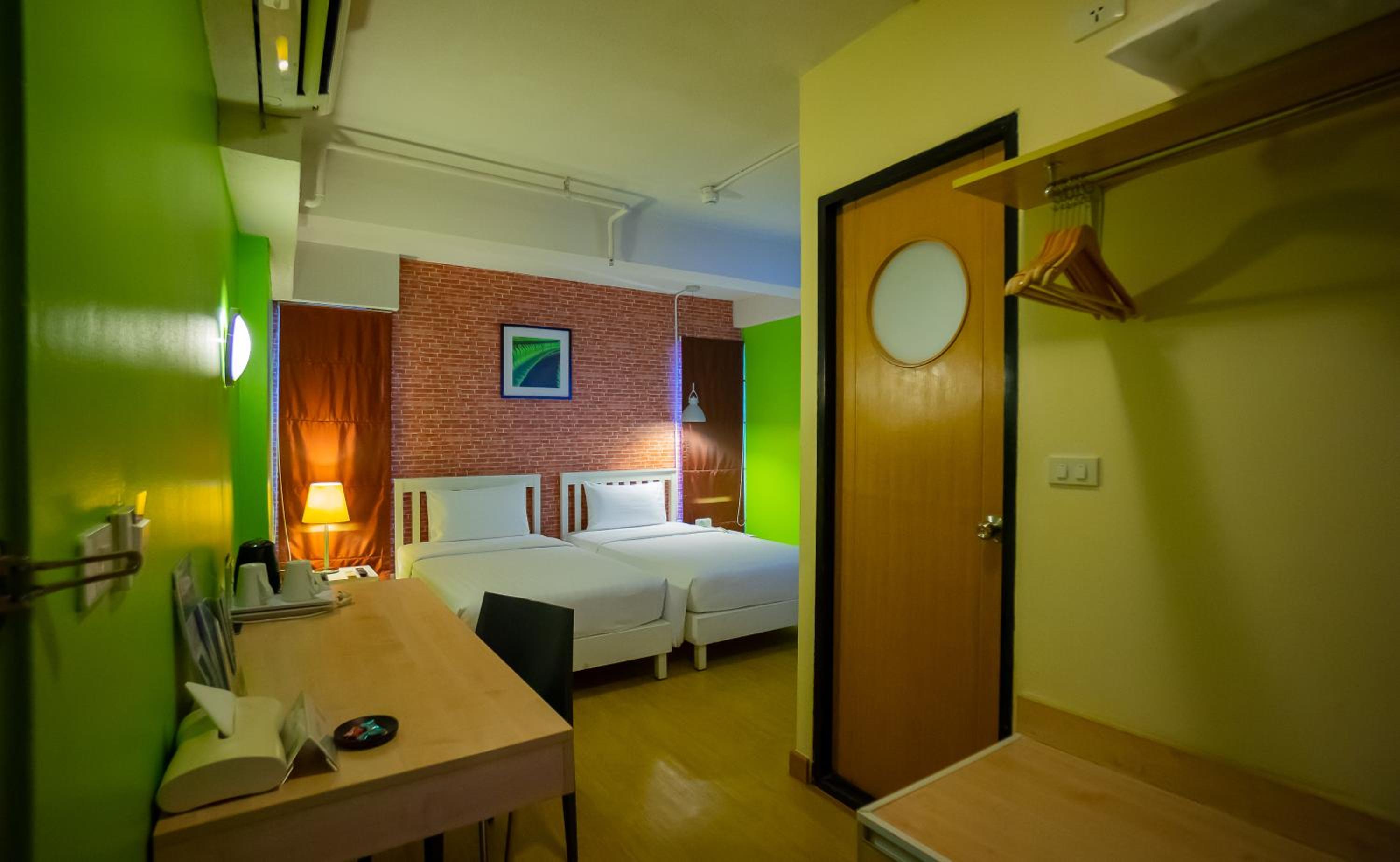 Standard Twin Room - Photo 3