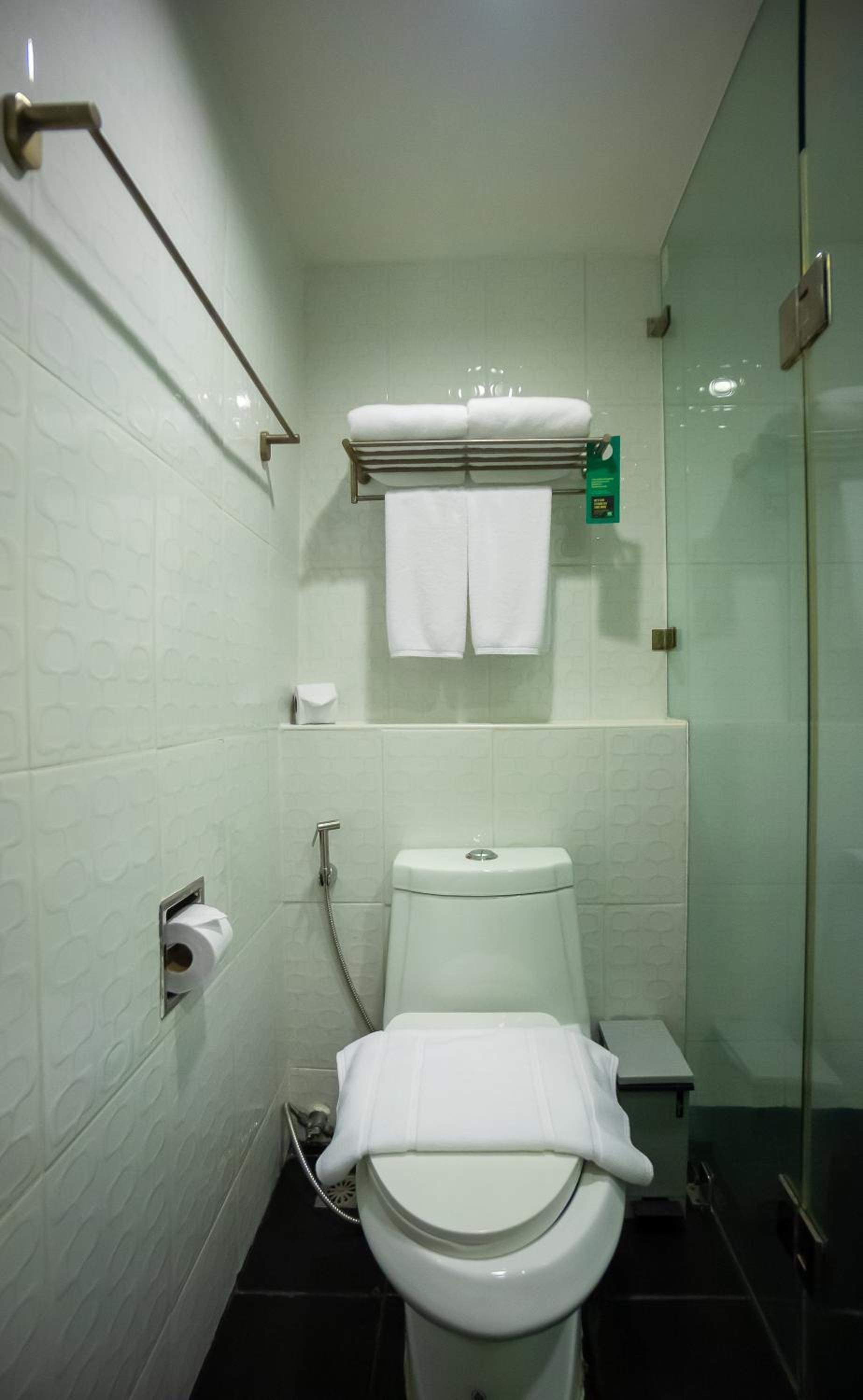 Standard Twin Room - Photo 4