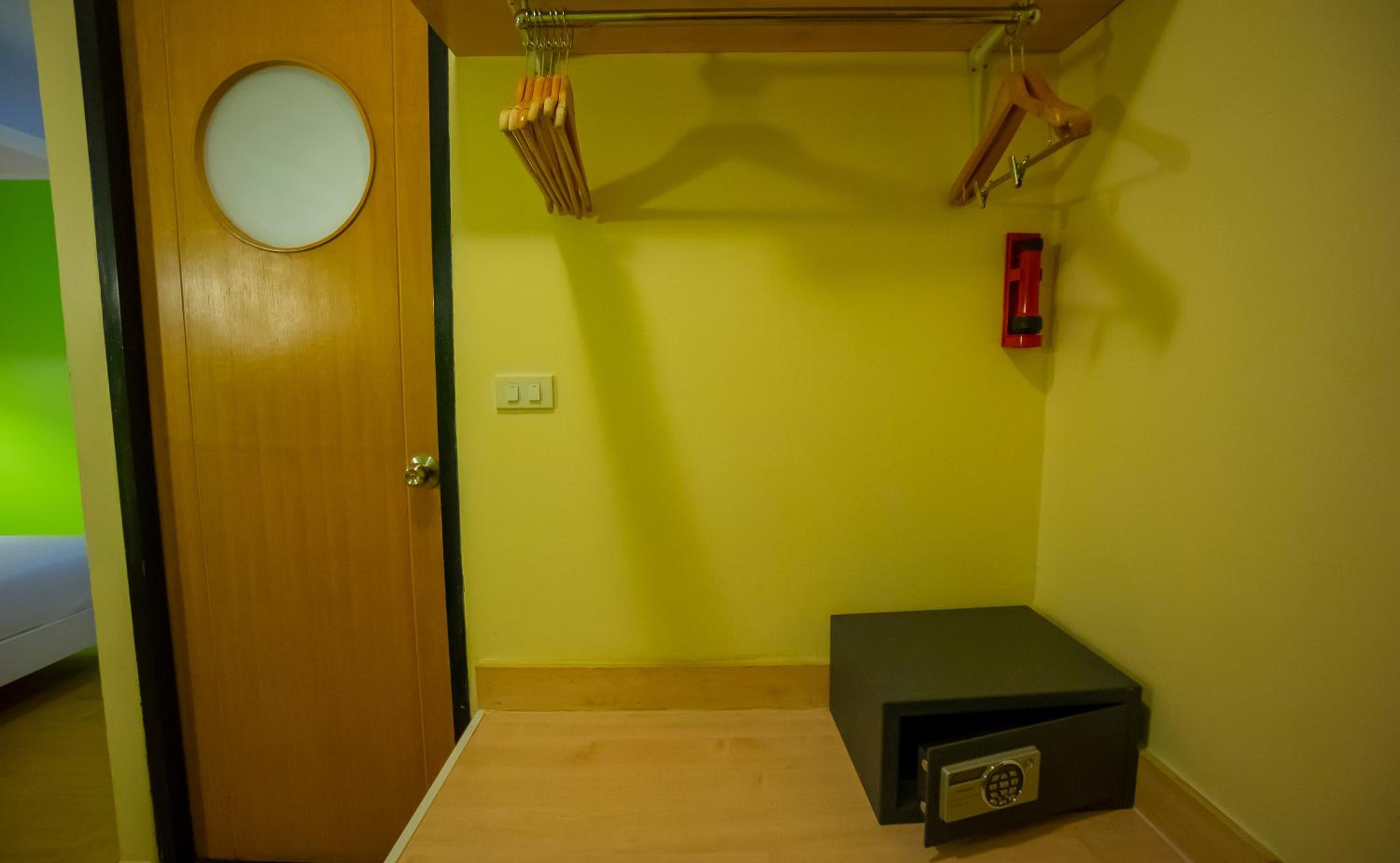 Standard Twin Room - Photo 5