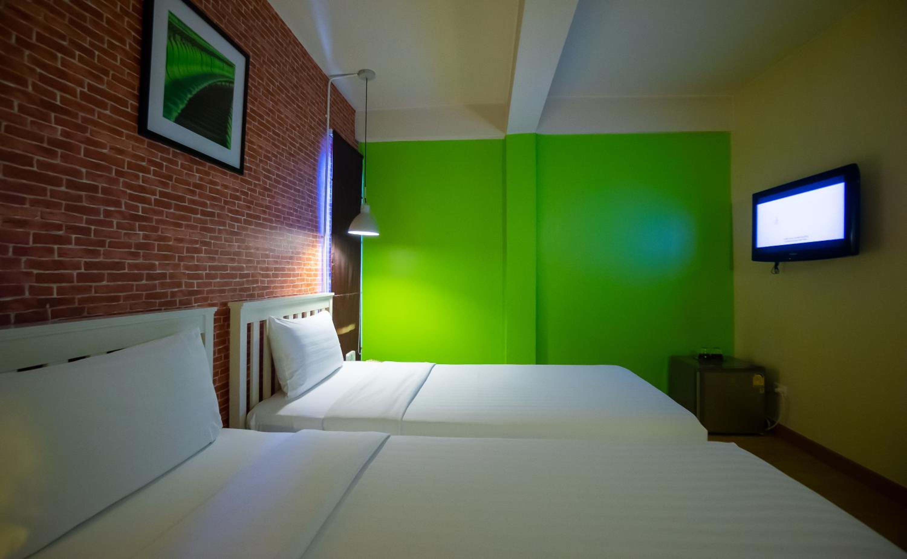 Standard Twin Room - Photo 6