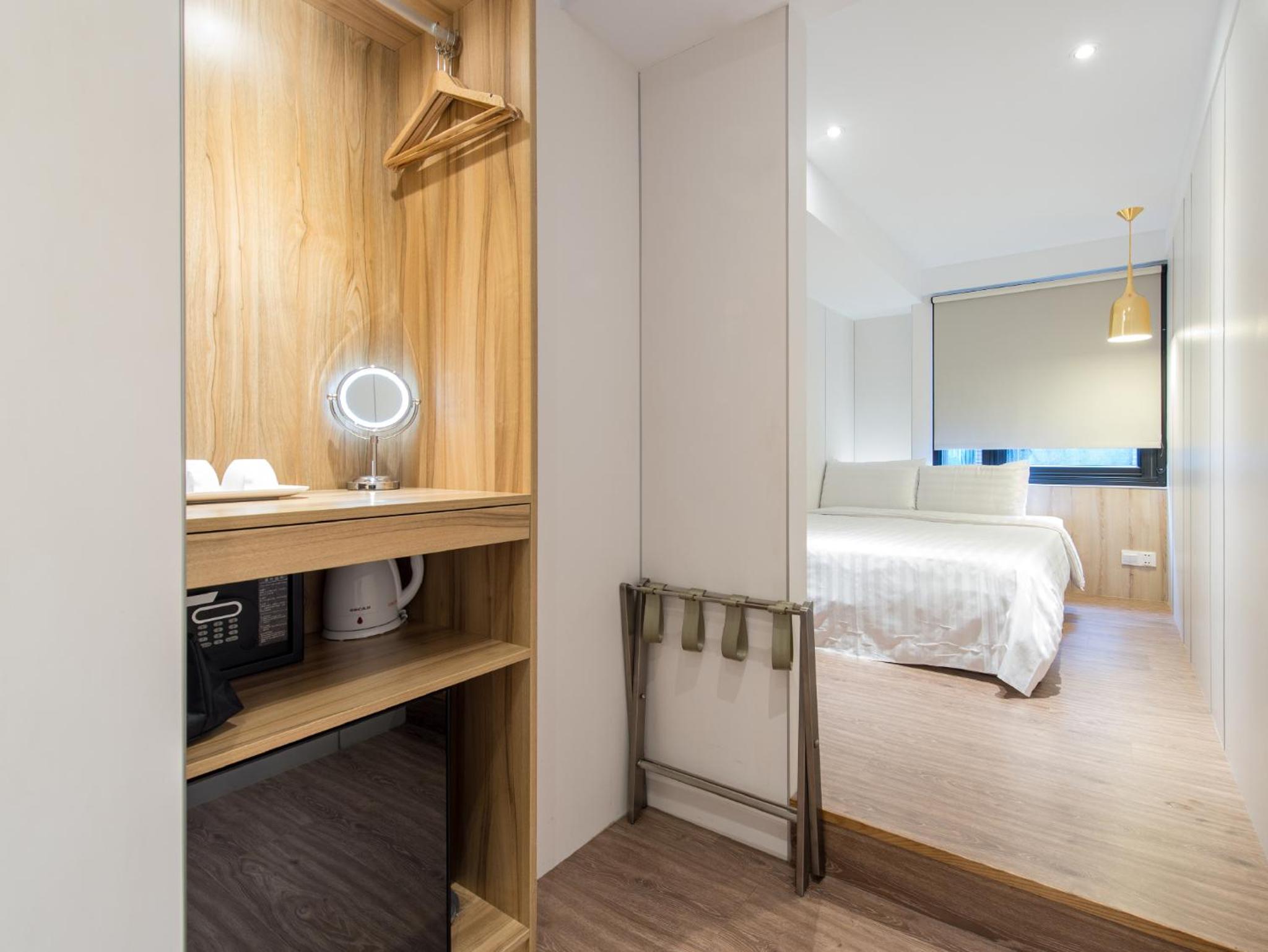 Double Room thumbnail 6