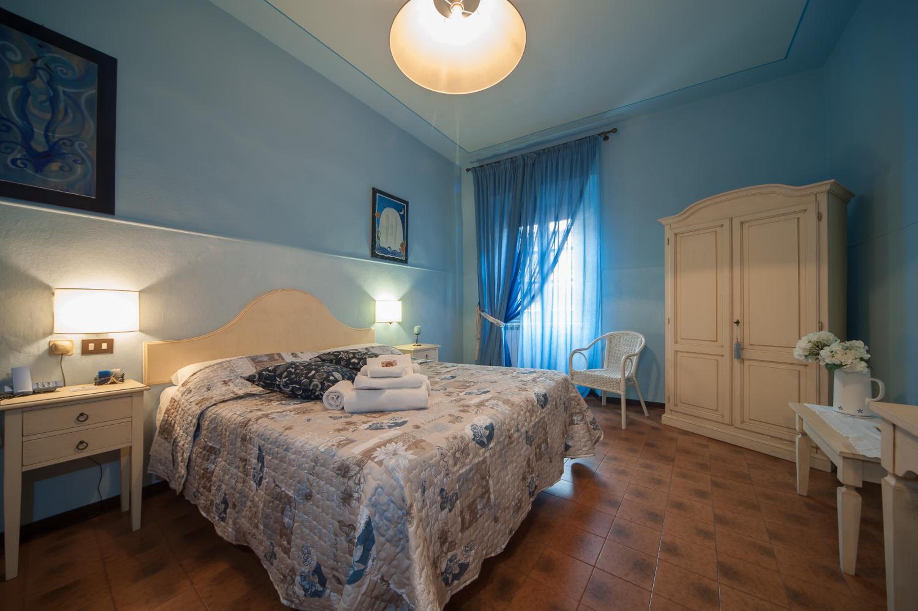 Economy Double Room photo 2