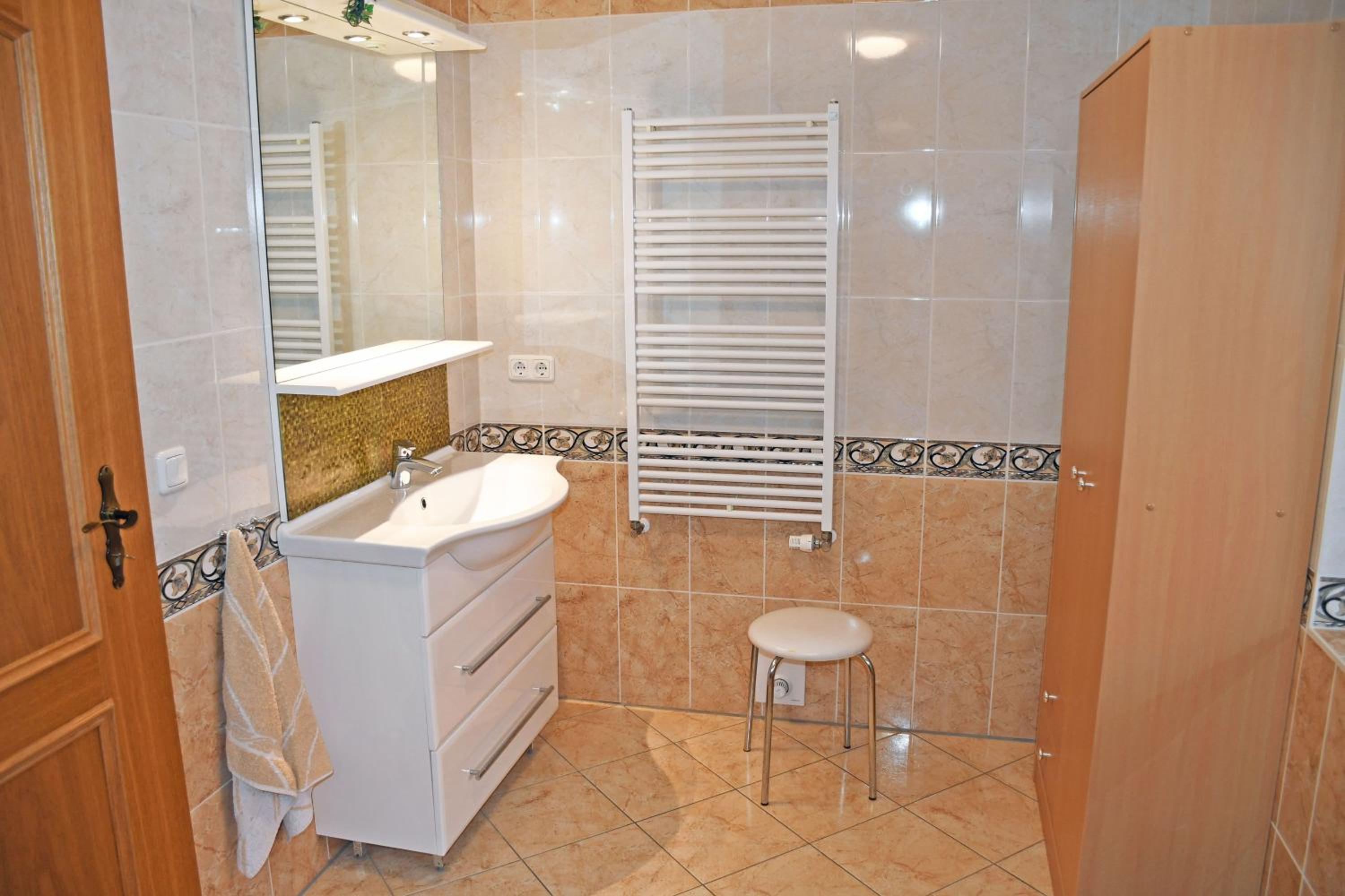 One-Bedroom Apartment with Terrace photo 2
