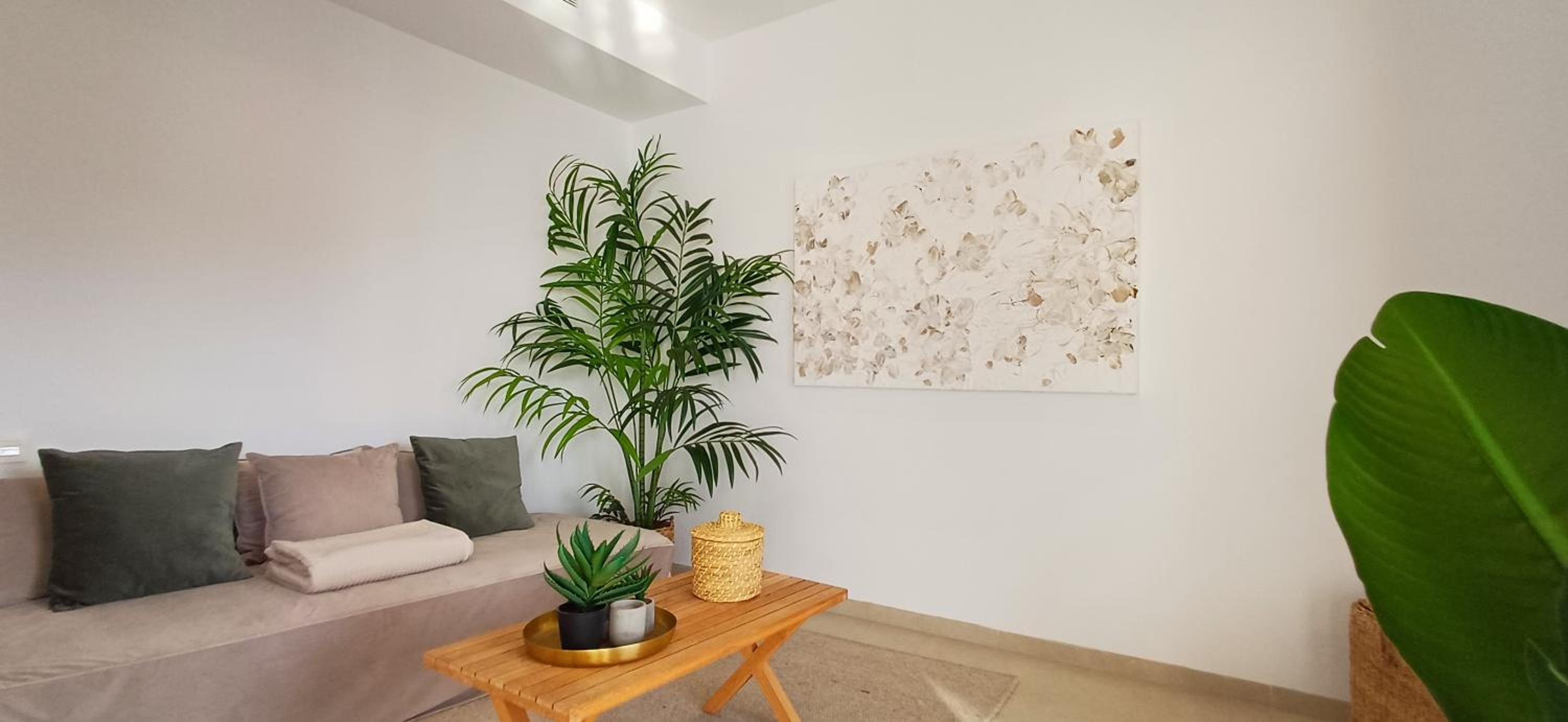 Three-Bedroom Apartment photo 2