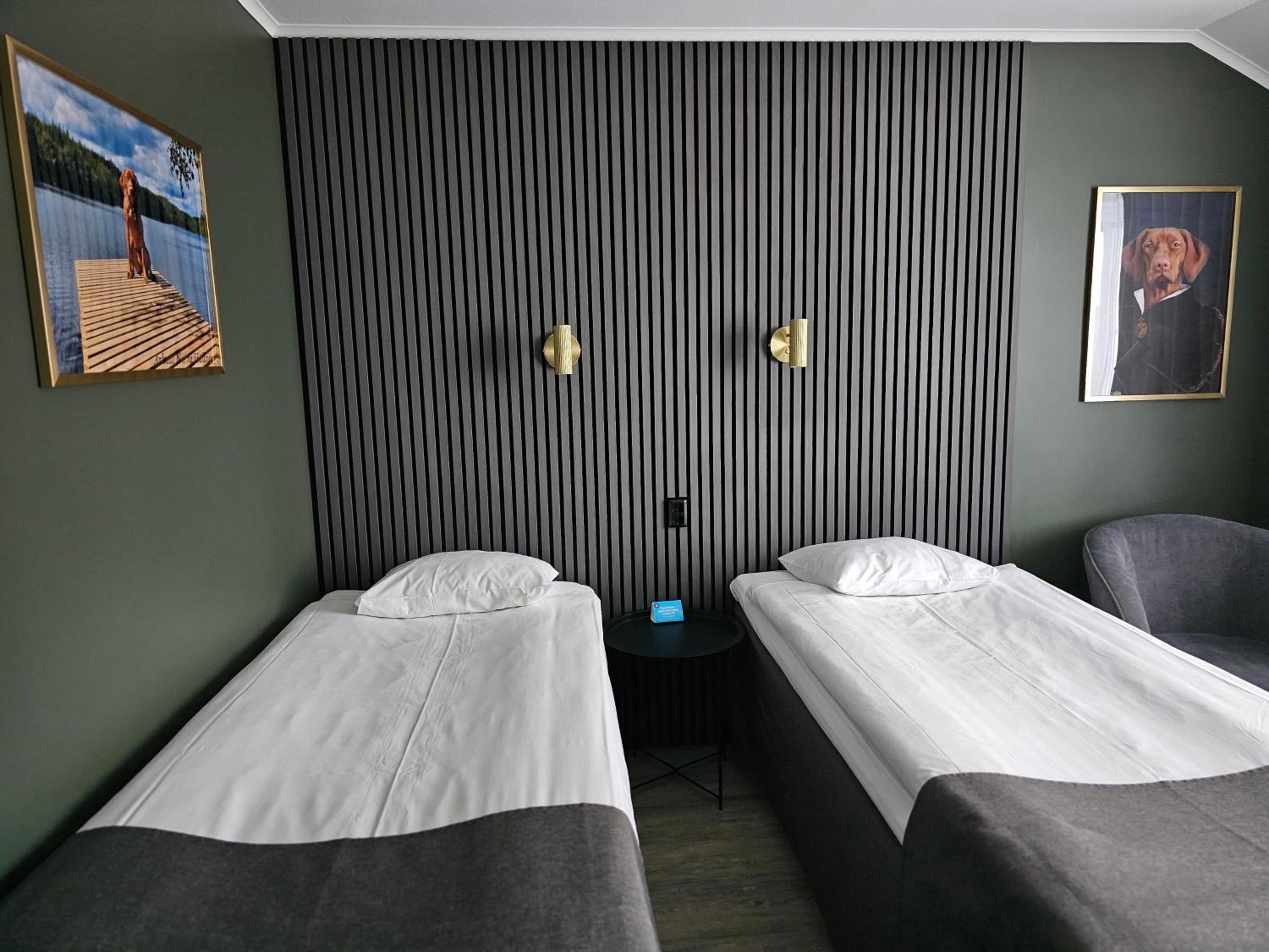 Twin Room - Photo 4