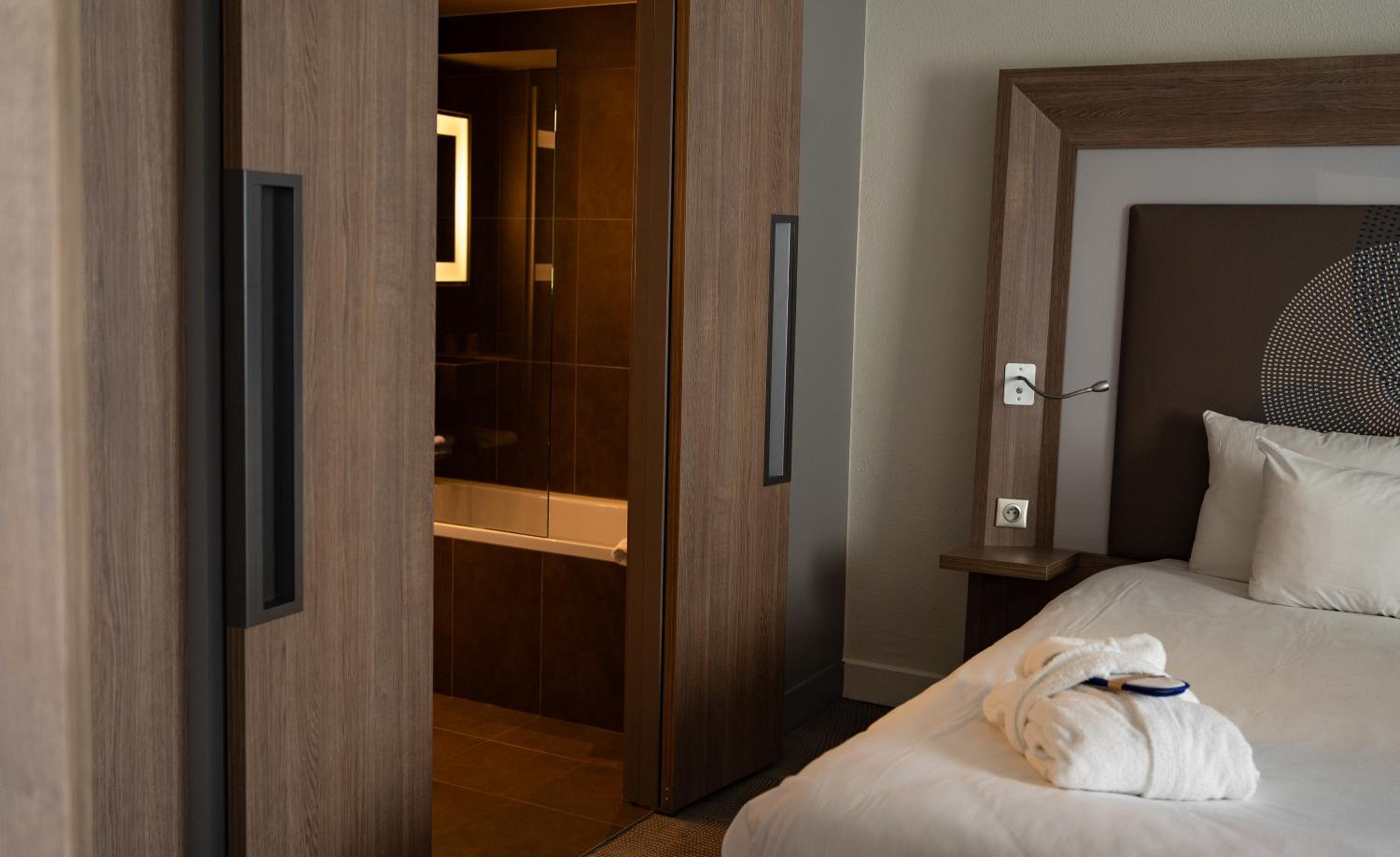 Suite with One Double Bed and Sofa Bed photo 2