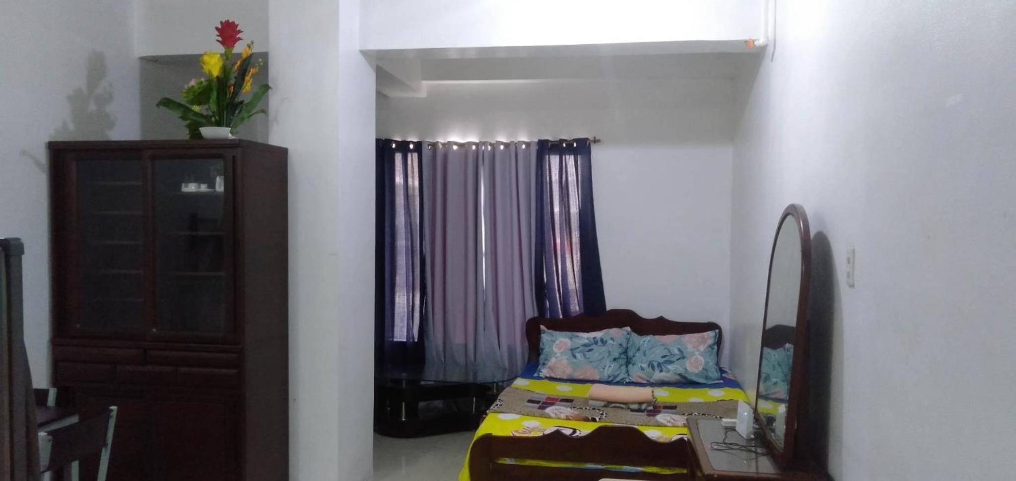Studio with Balcony - Photo 7