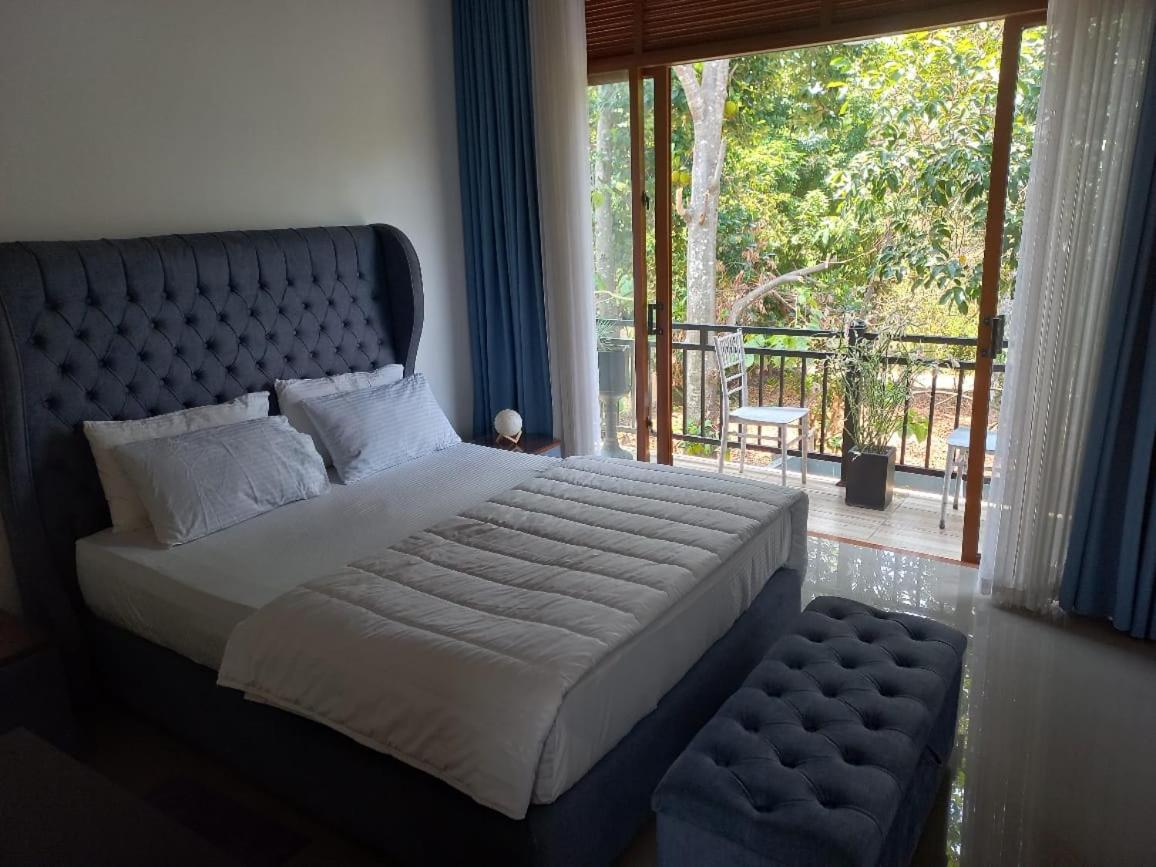 King Room with Balcony