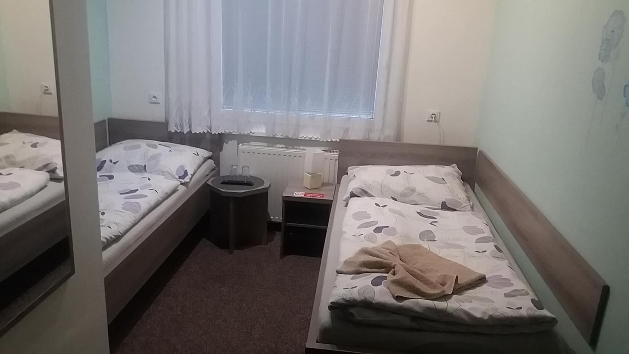 Twin Room - Photo 2