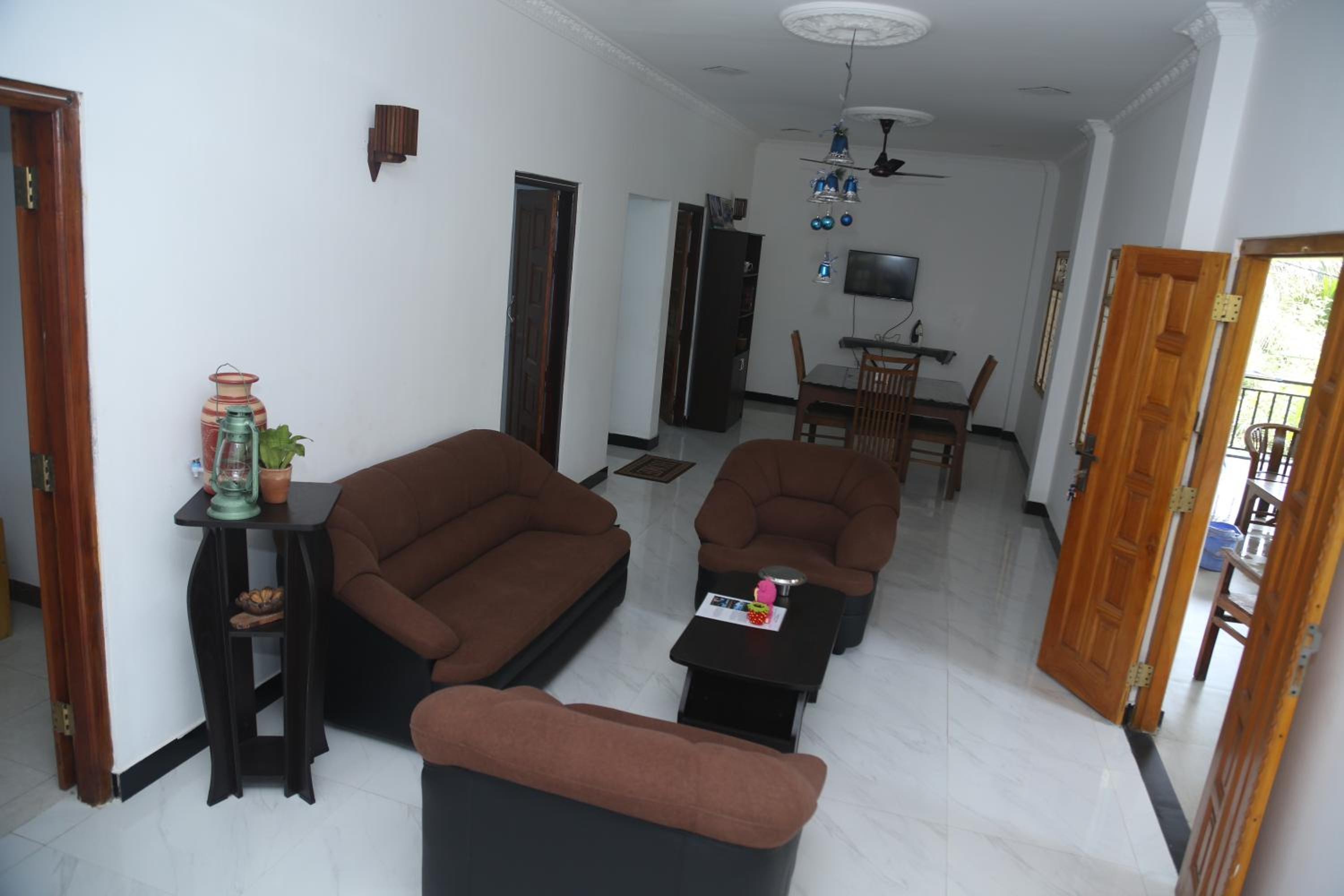 Three-Bedroom House photo 3