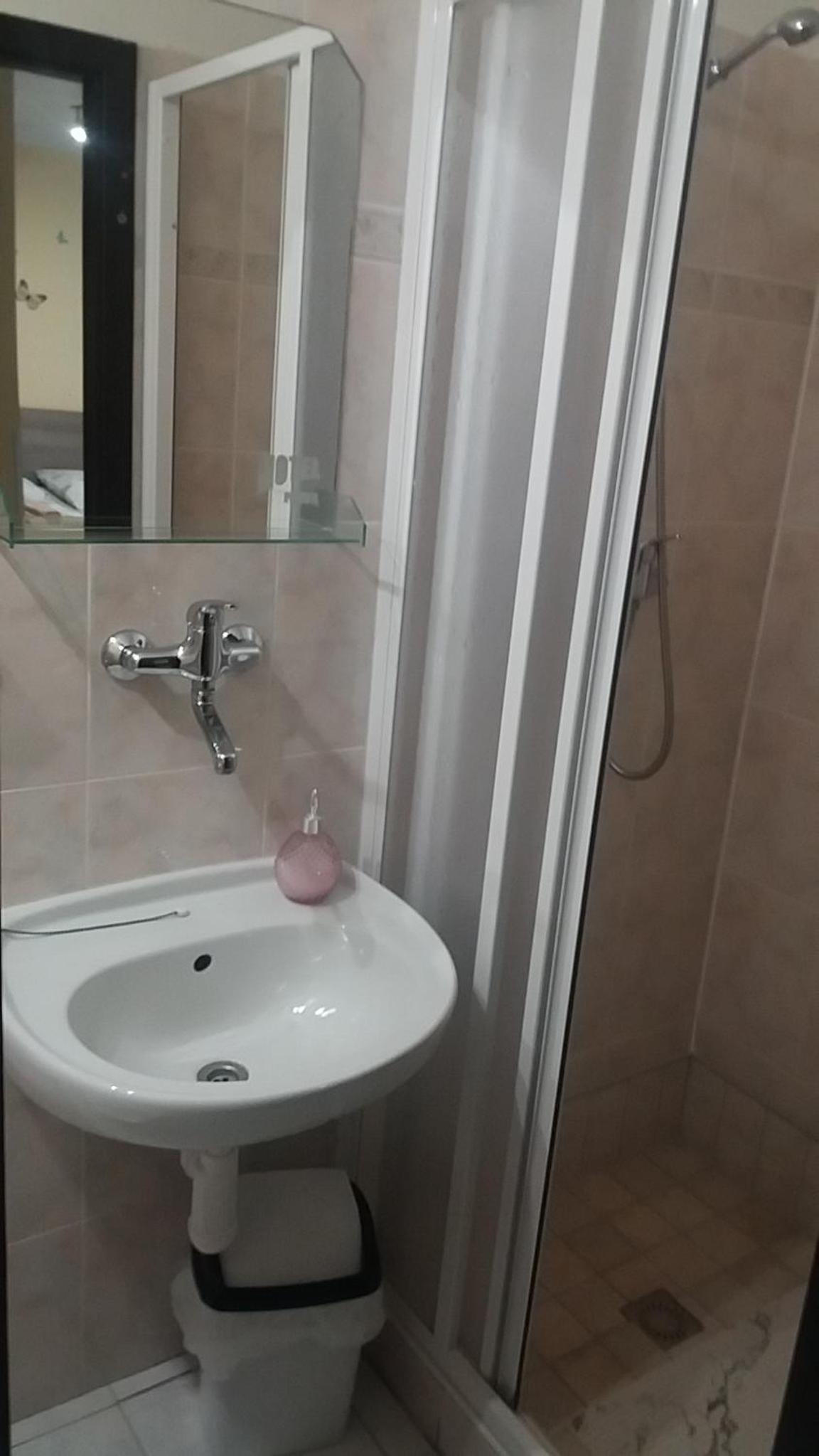 Standard Double Room - Photo 6