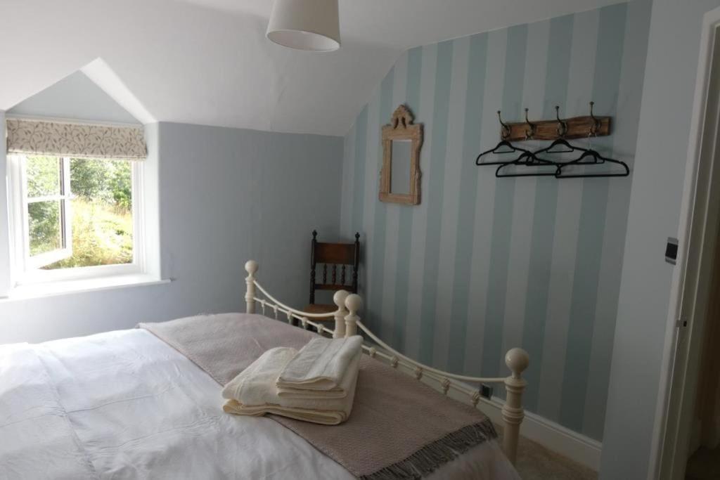 Three-Bedroom House photo 3