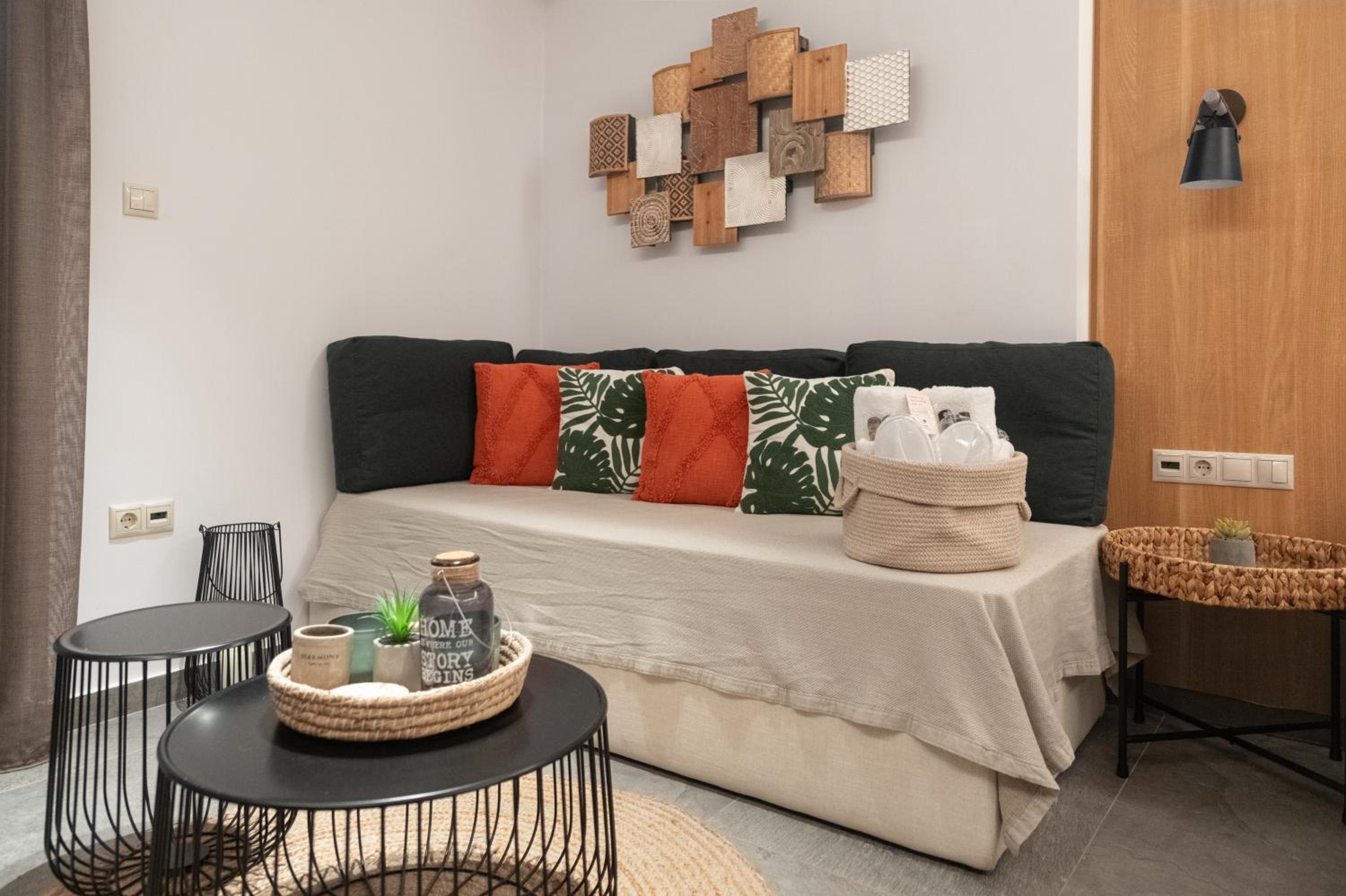 One-Bedroom Apartment photo 2