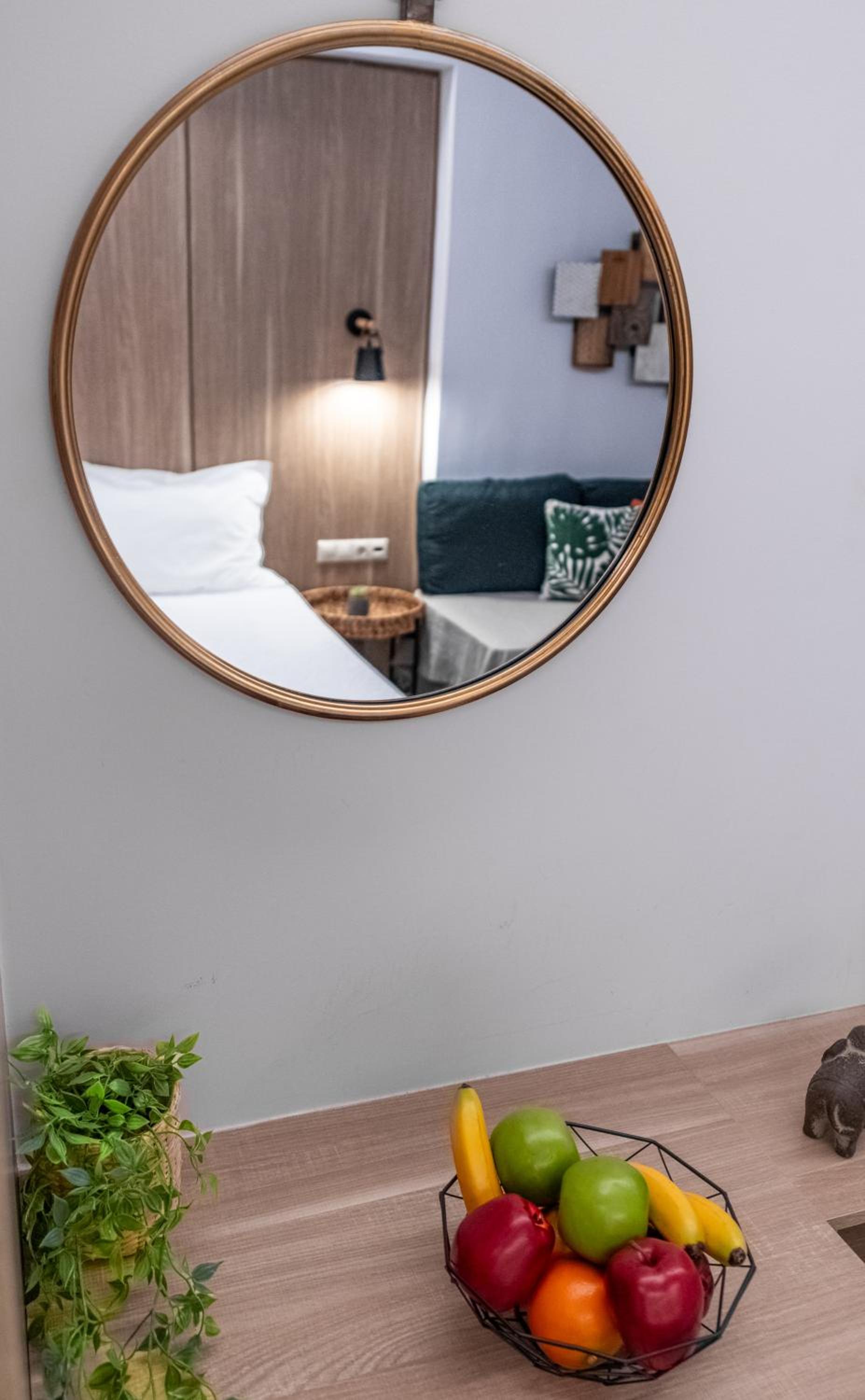 One-Bedroom Apartment photo 3
