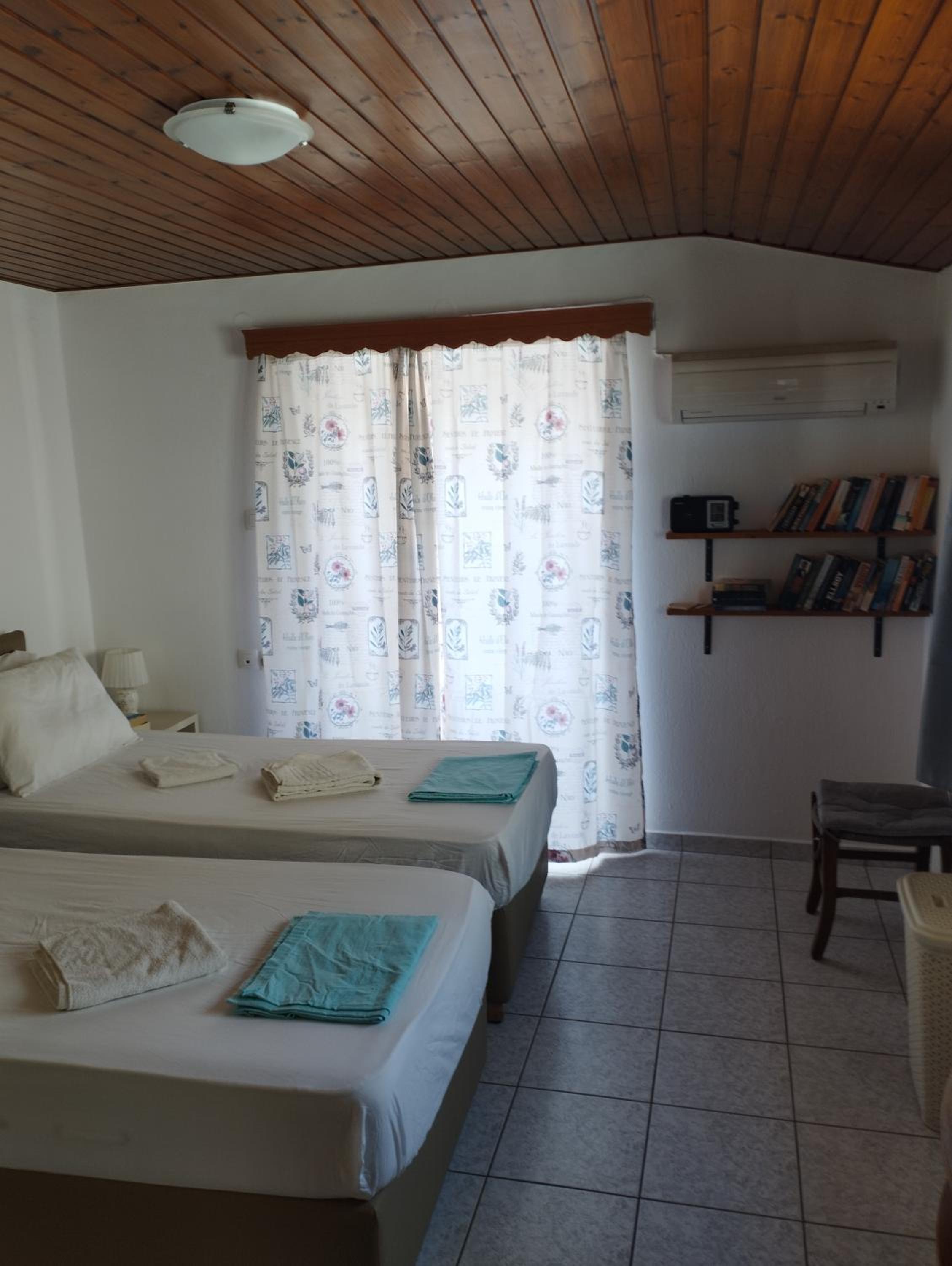 One-Bedroom Apartment - Photo 10