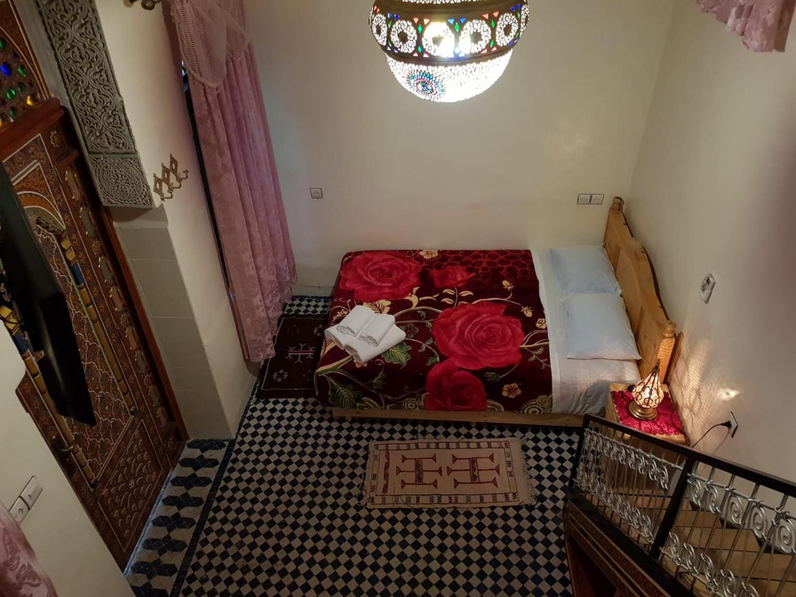 Five-Bedroom House - Photo 54